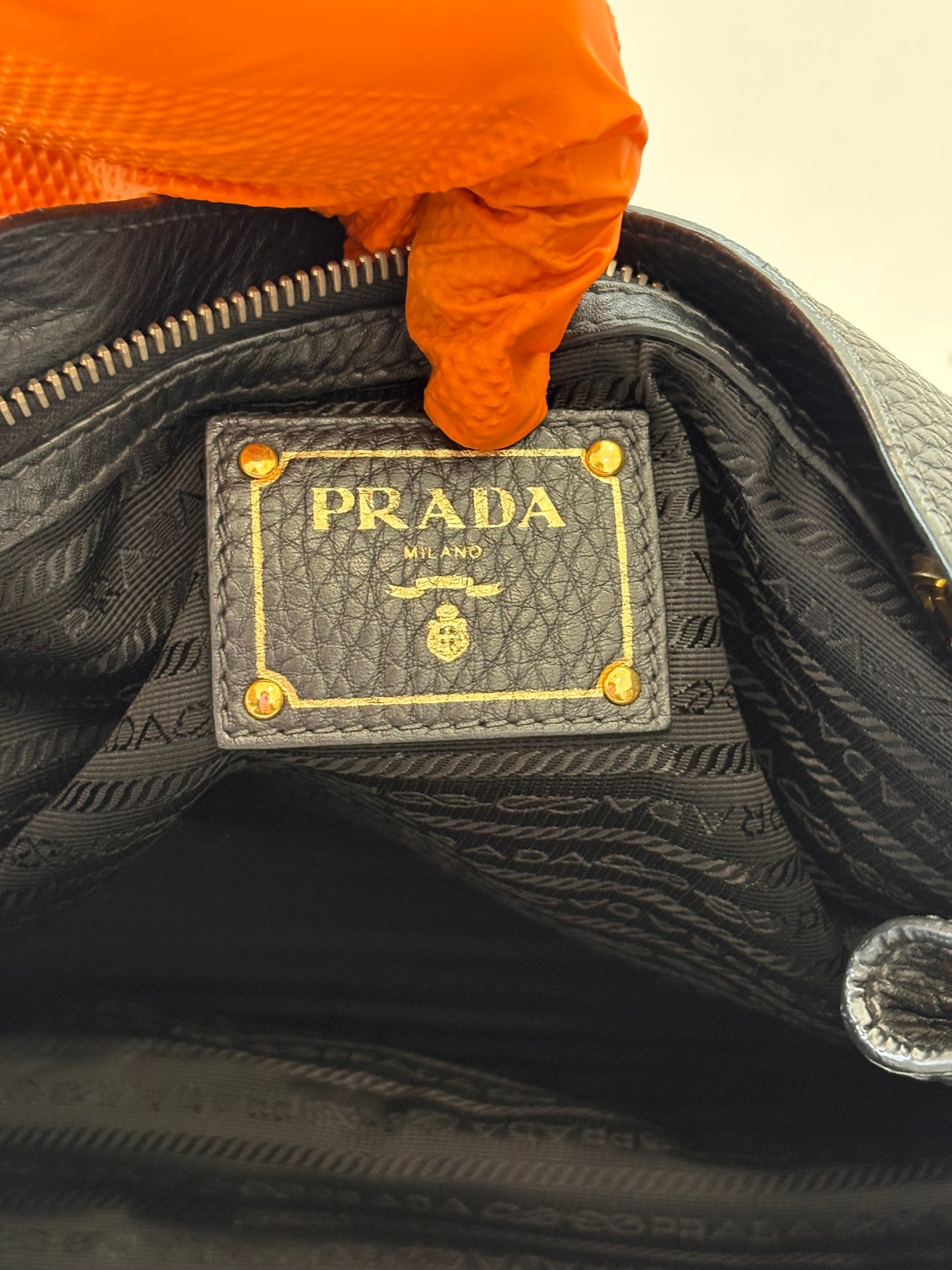 383880 - Prada Black