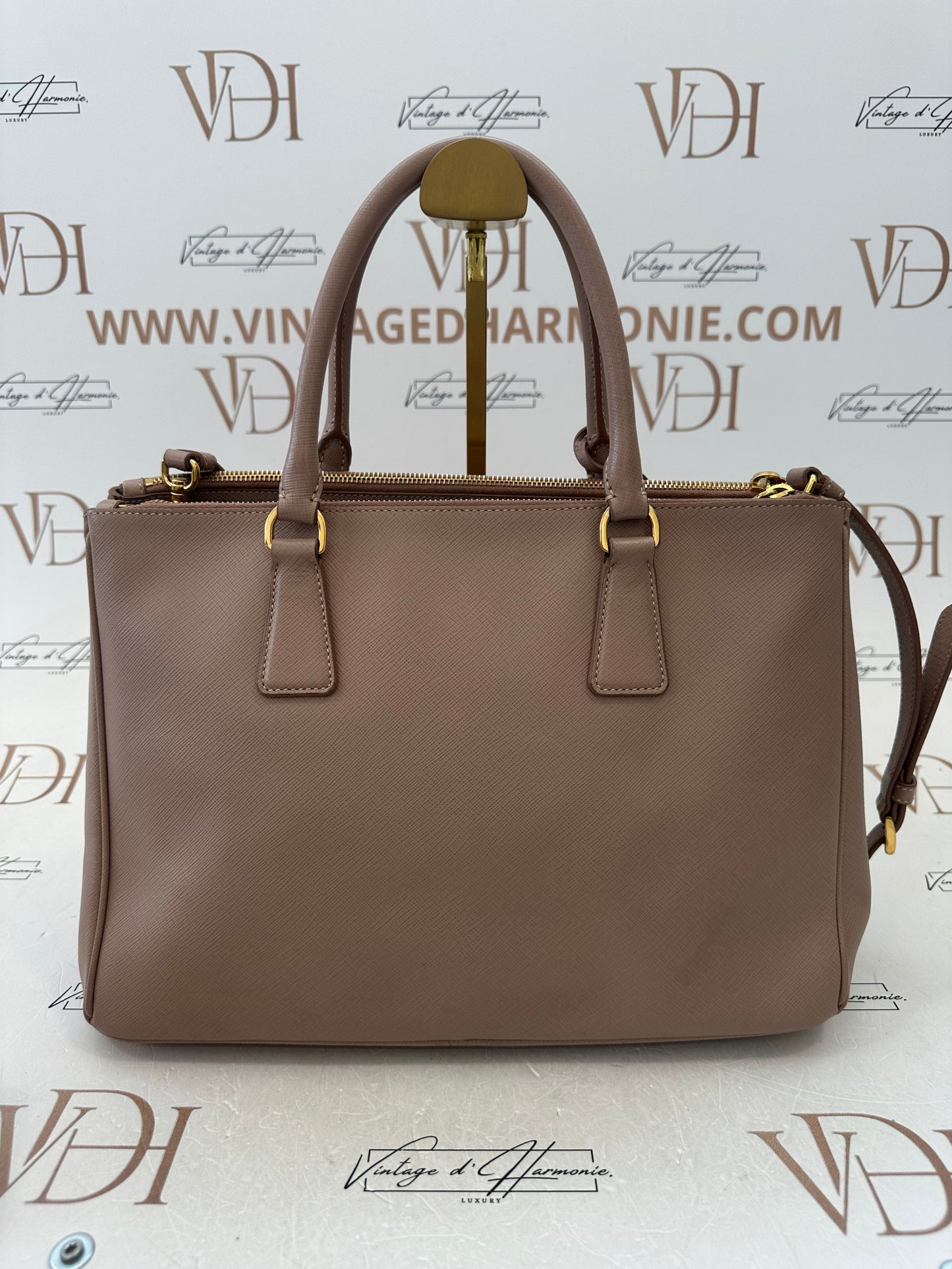 383142 - Prada Galleria