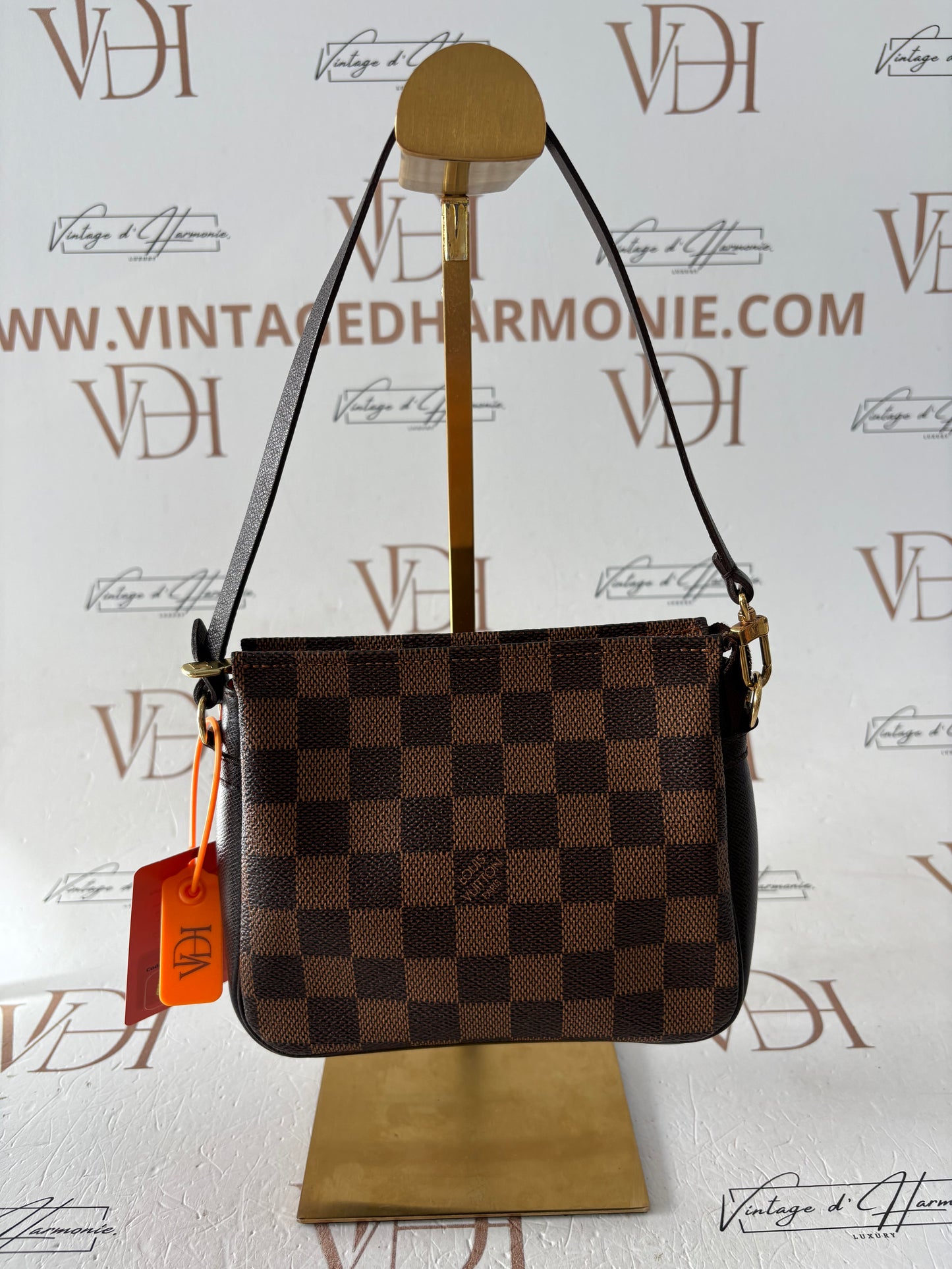 017307 - Louis Vuitton Damier Navona