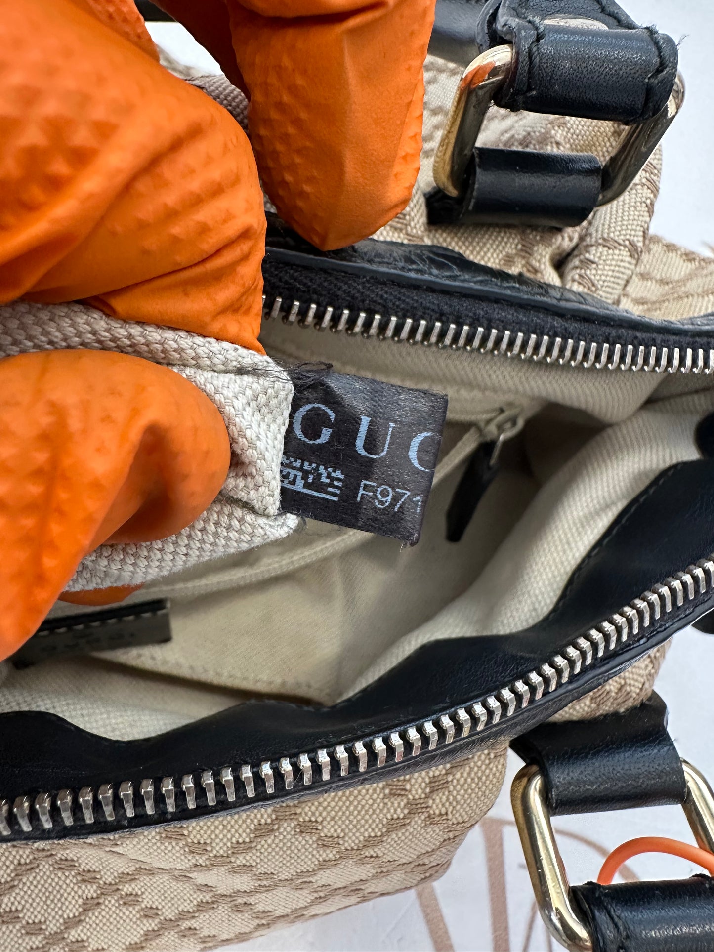 382490 - Gucci Sukey