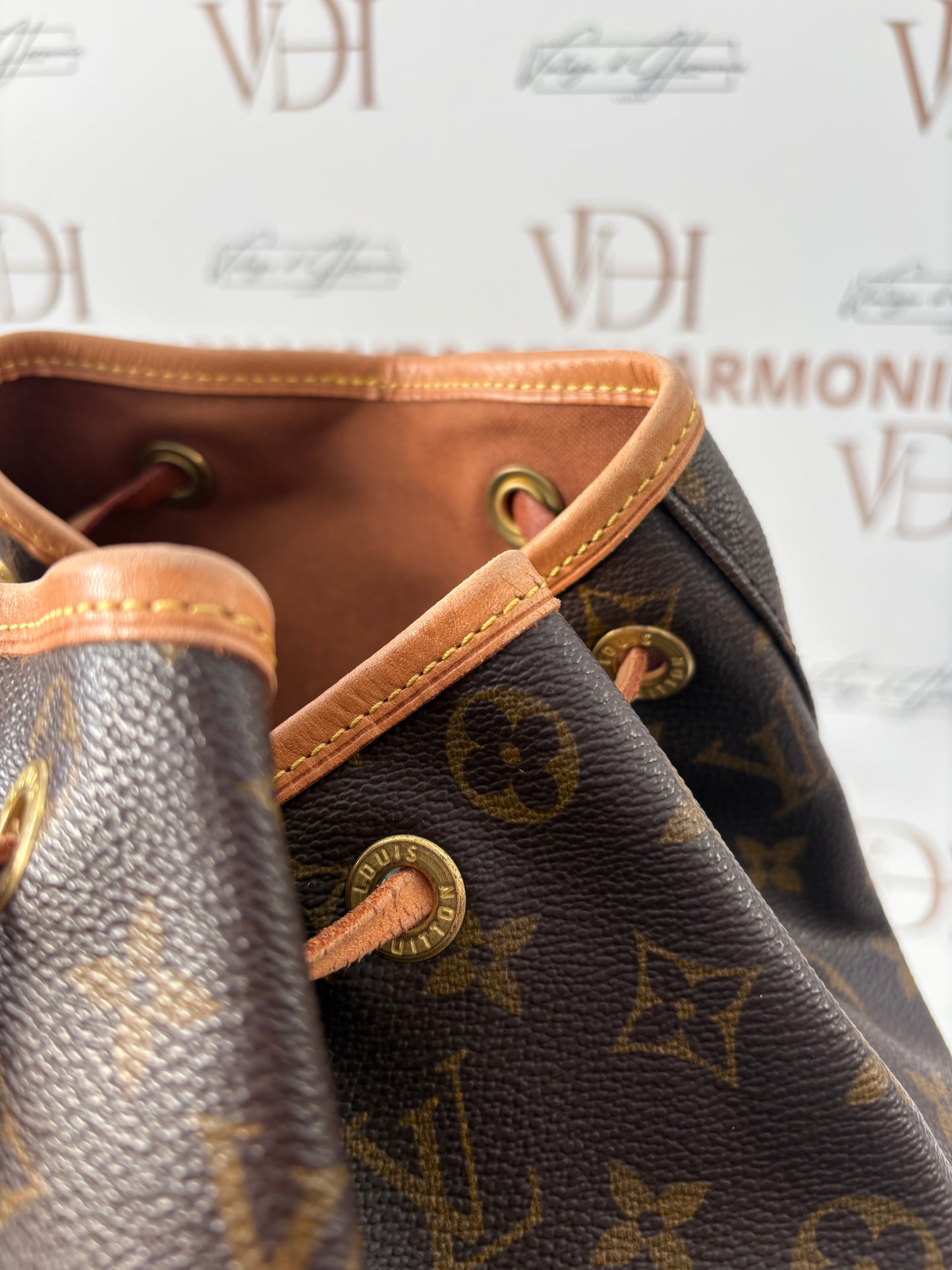 018842 - Louis Vuitton Montsouris GM