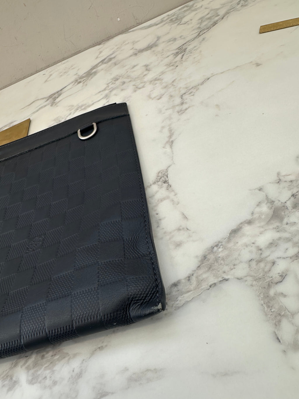 Louis Vuitton Damier infini Pochette discovery