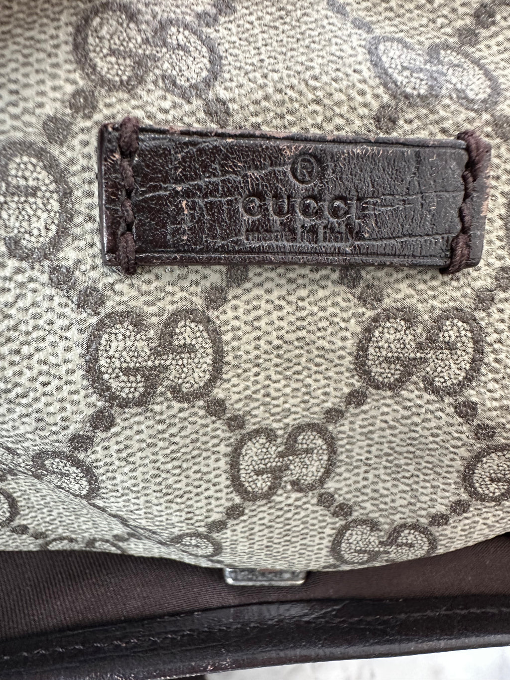 Gucci GG Supreme Shoulder