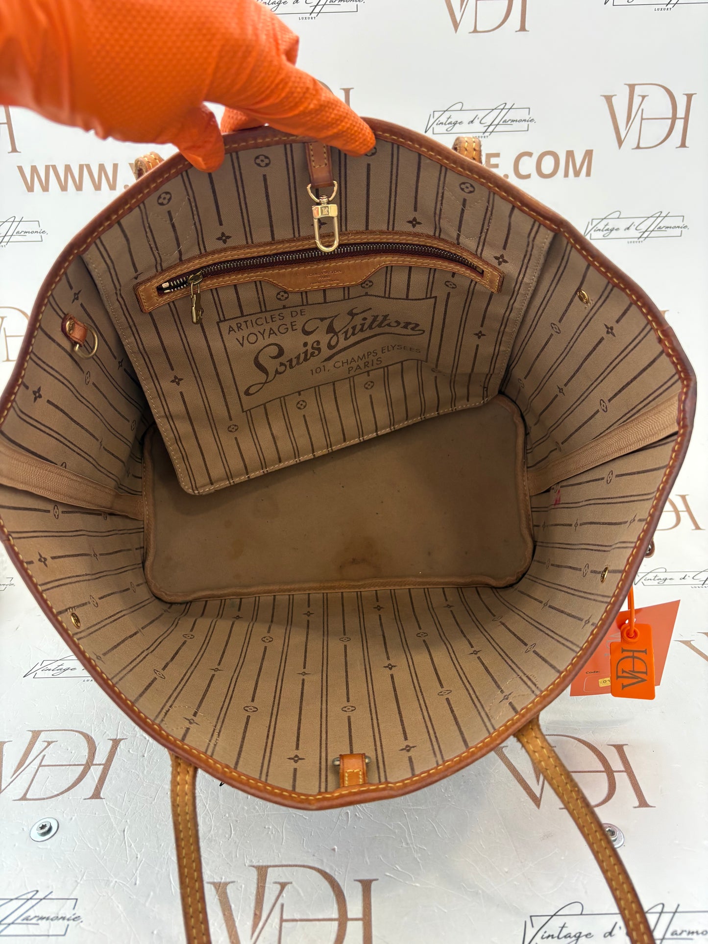 017690 - Louis Vuitton Neverfull MM