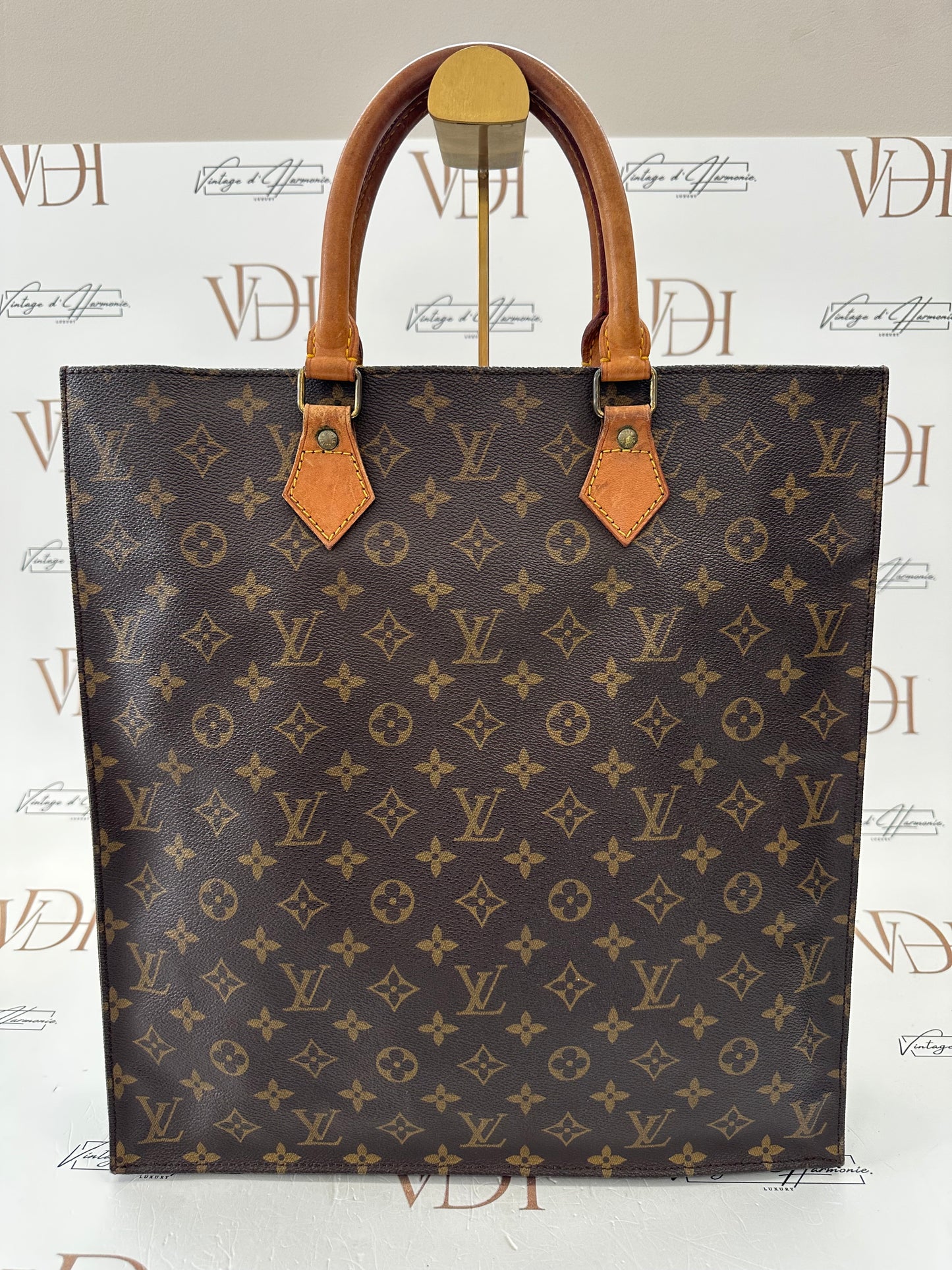 016884 - Louis Vuitton Sac Plat