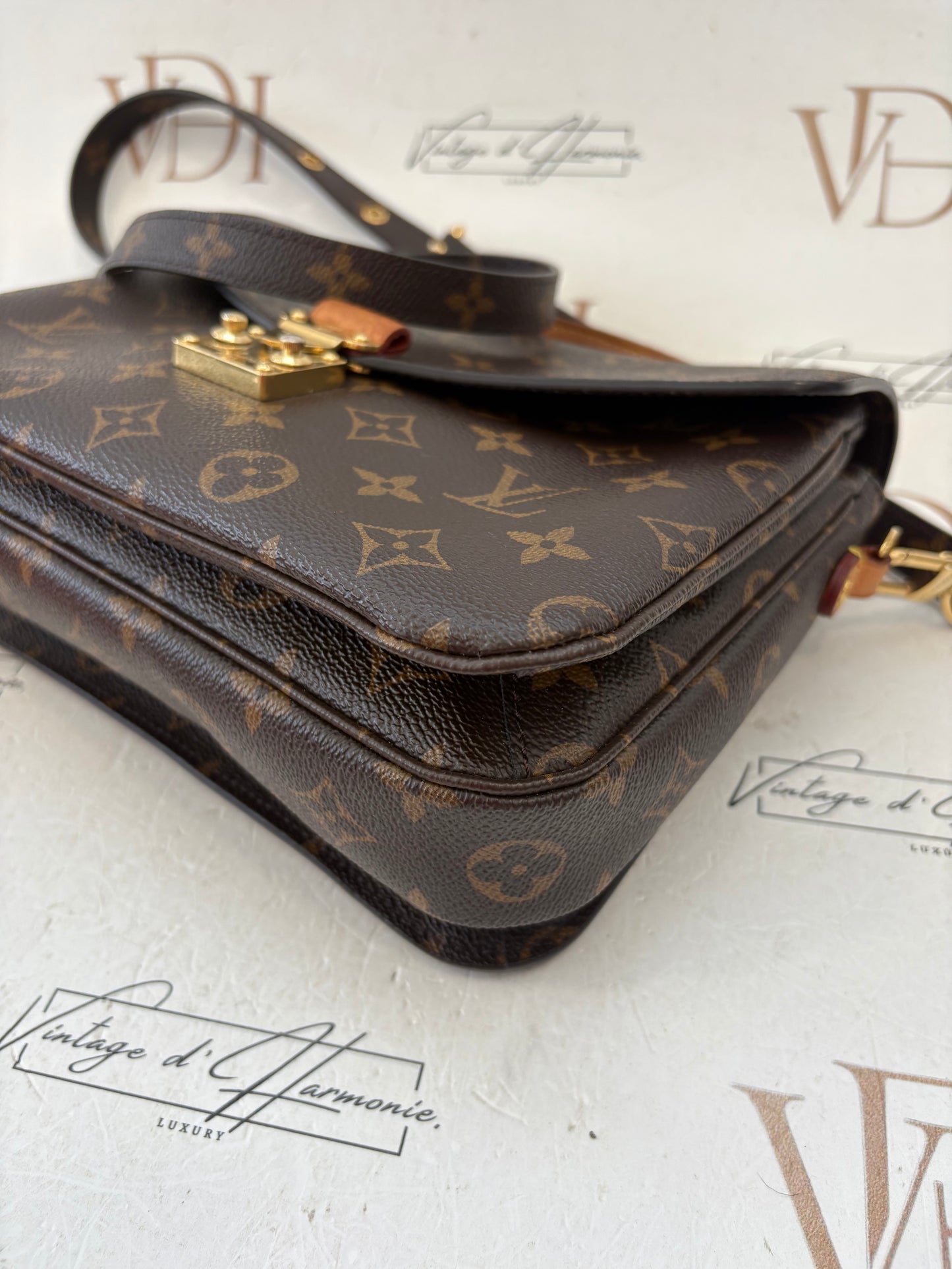 201402 - Louis Vuitton Metis