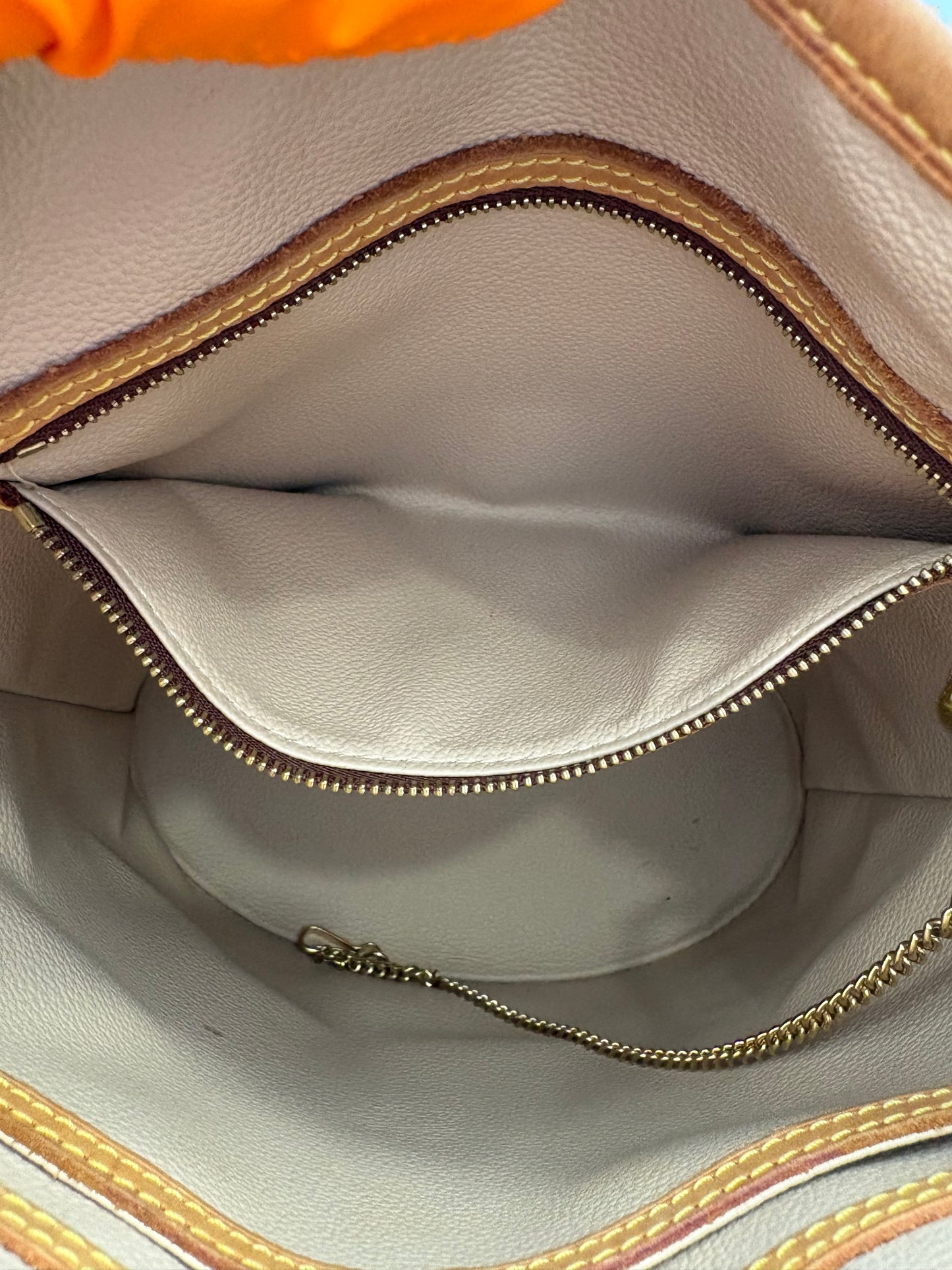 017657 - Louis Vuitton Bucket PM