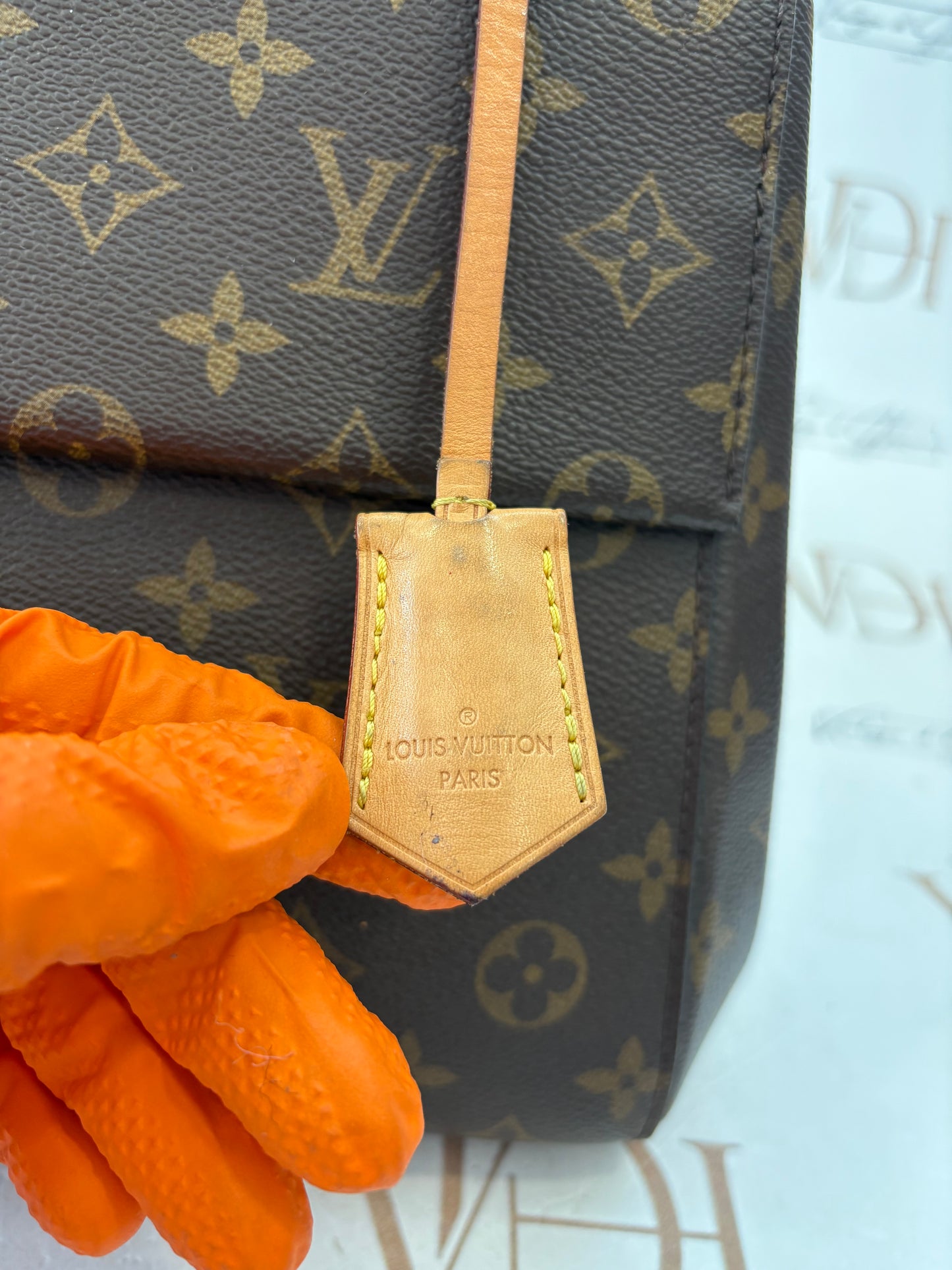 201387 - Louis Vuitton Cluny