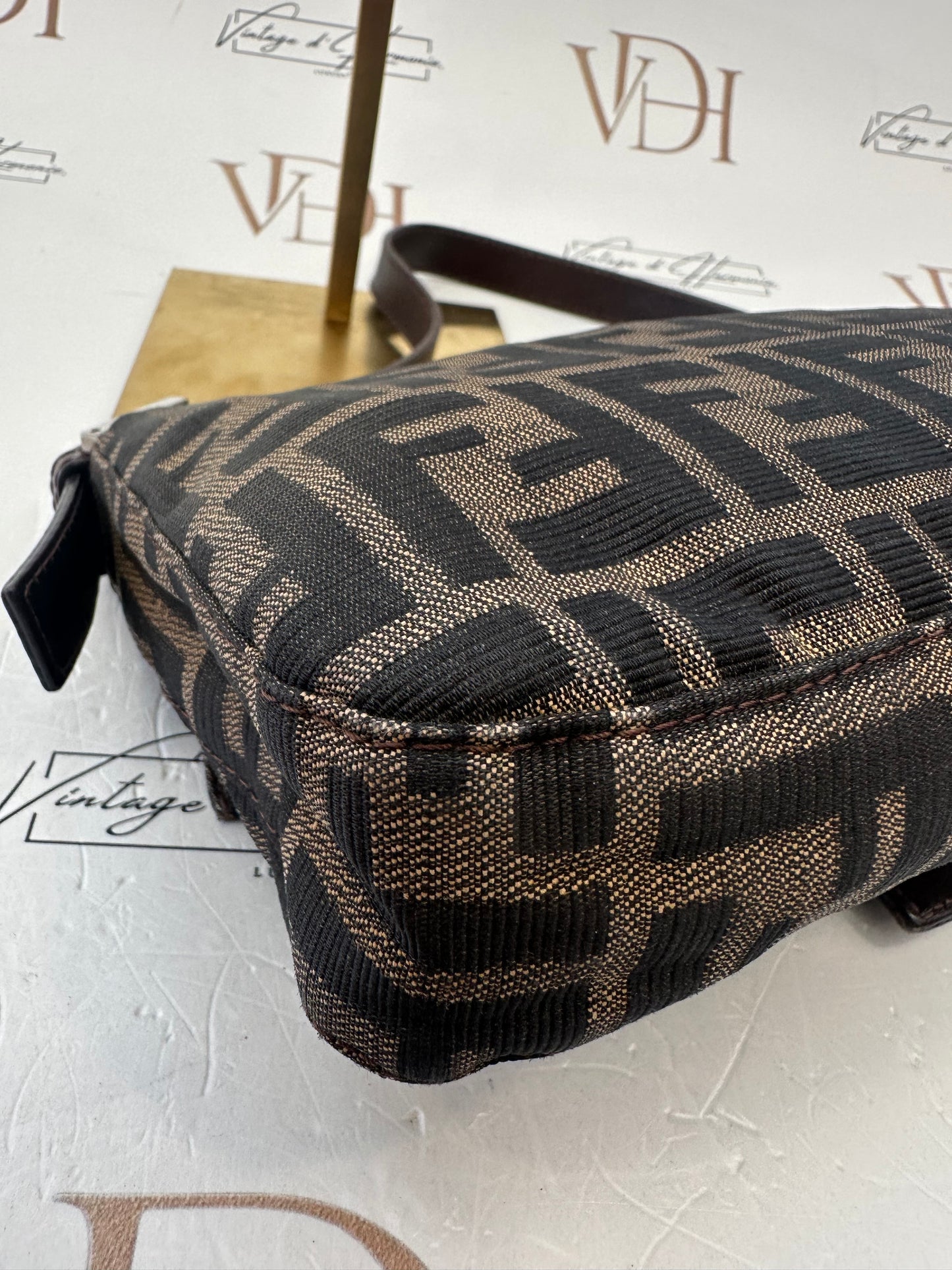382677 - Fendi Mamma Forever
