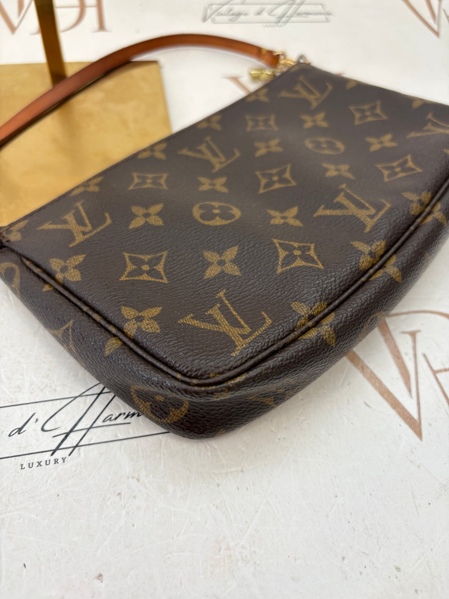 018261 - Louis Vuitton Pochette Accessoires