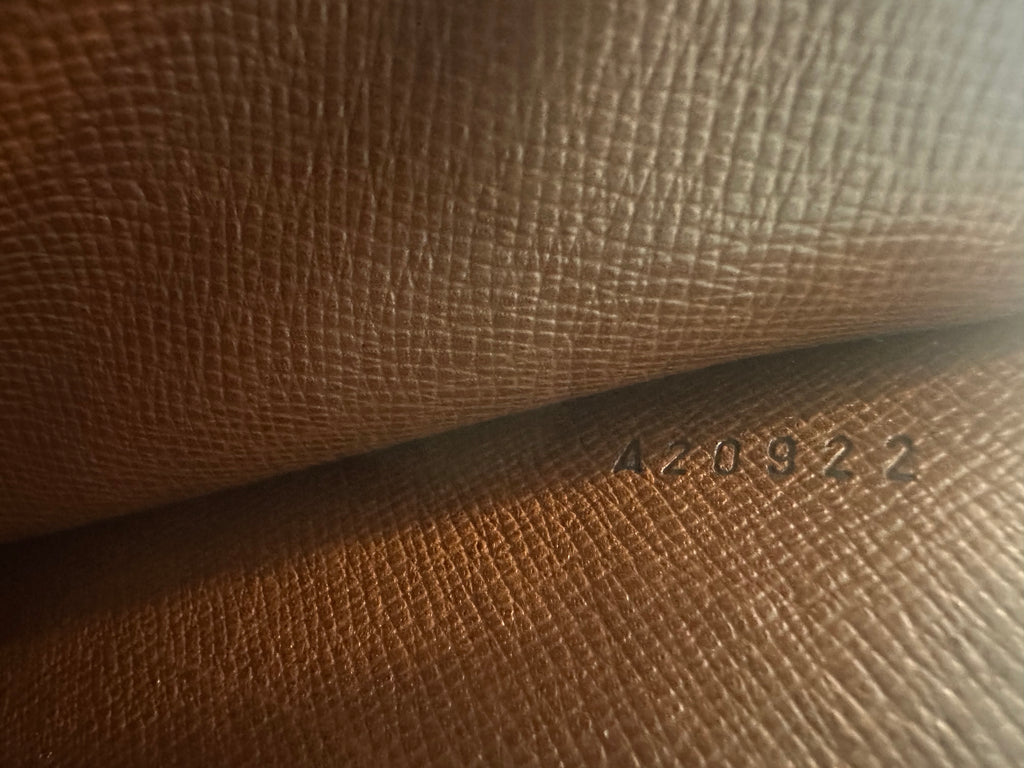 Louis Vuitton Monceau 28