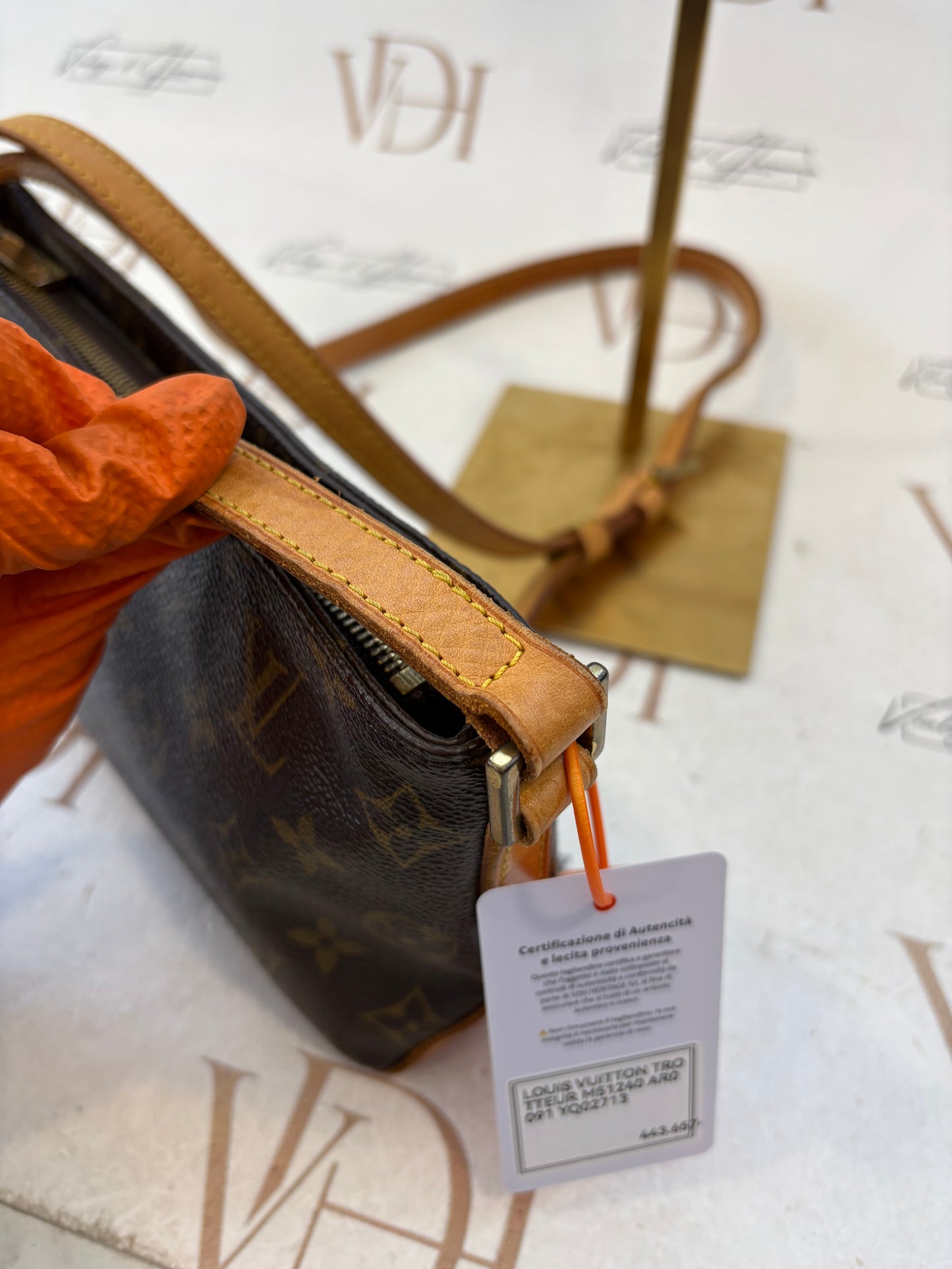 018323 - Louis Vuitton Trotteur