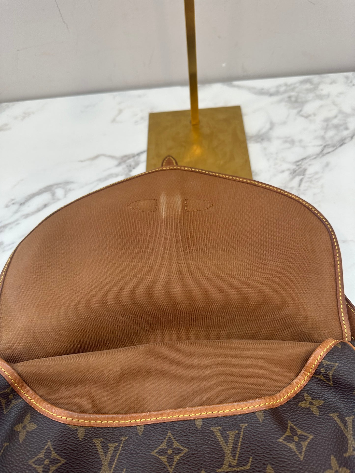 Louis Vuitton Saumur 30