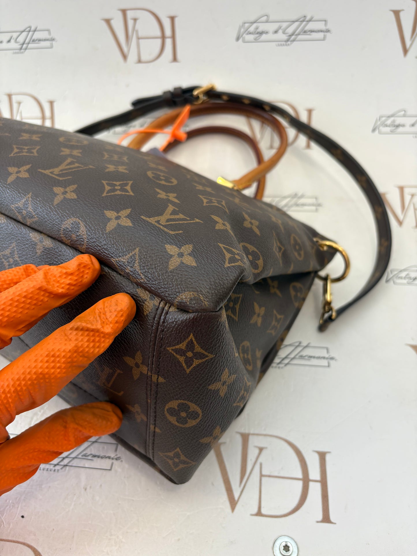 201587 - Louis Vuitton Pallas