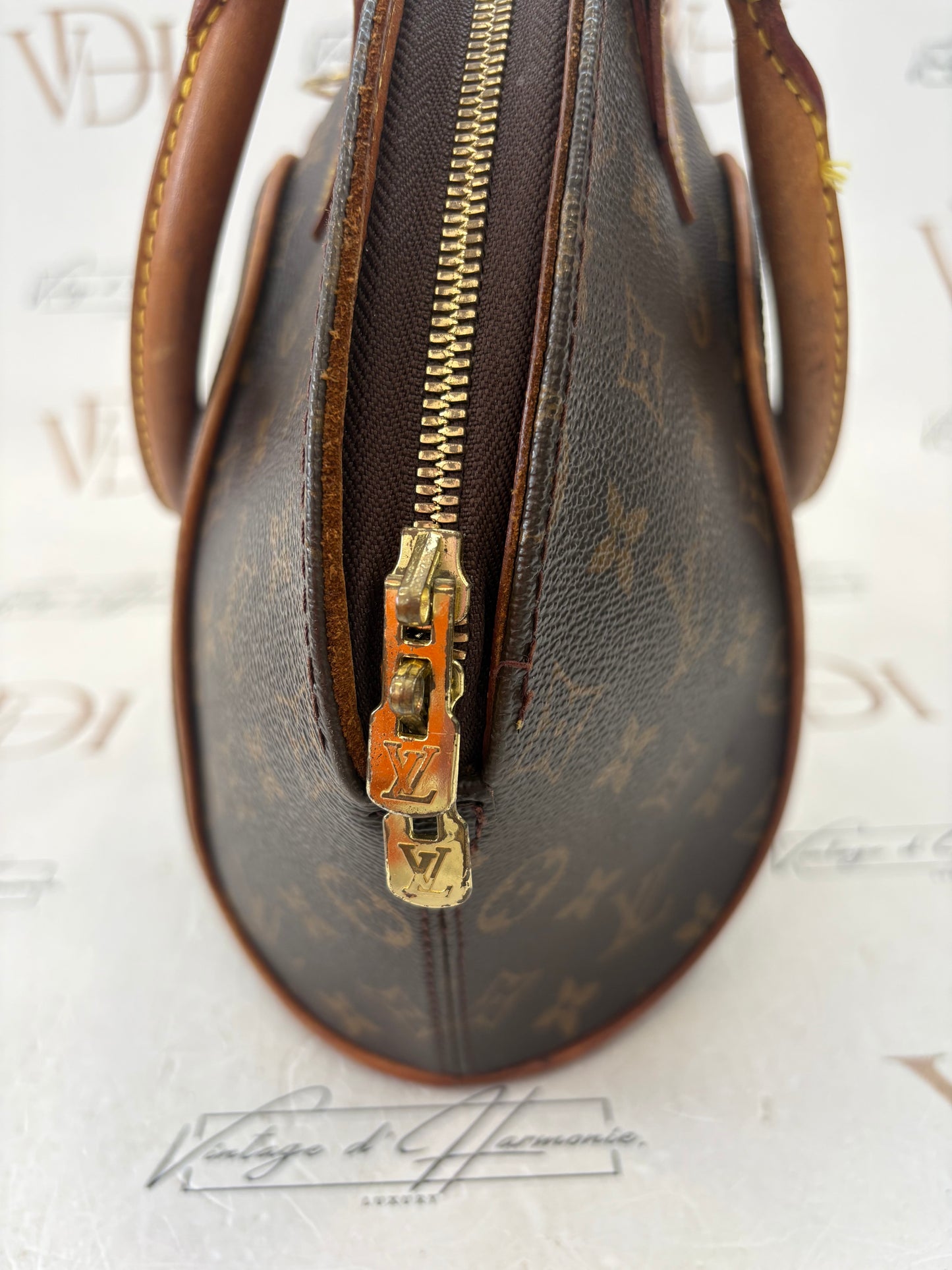 018610 - Louis Vuitton Ellipse PM
