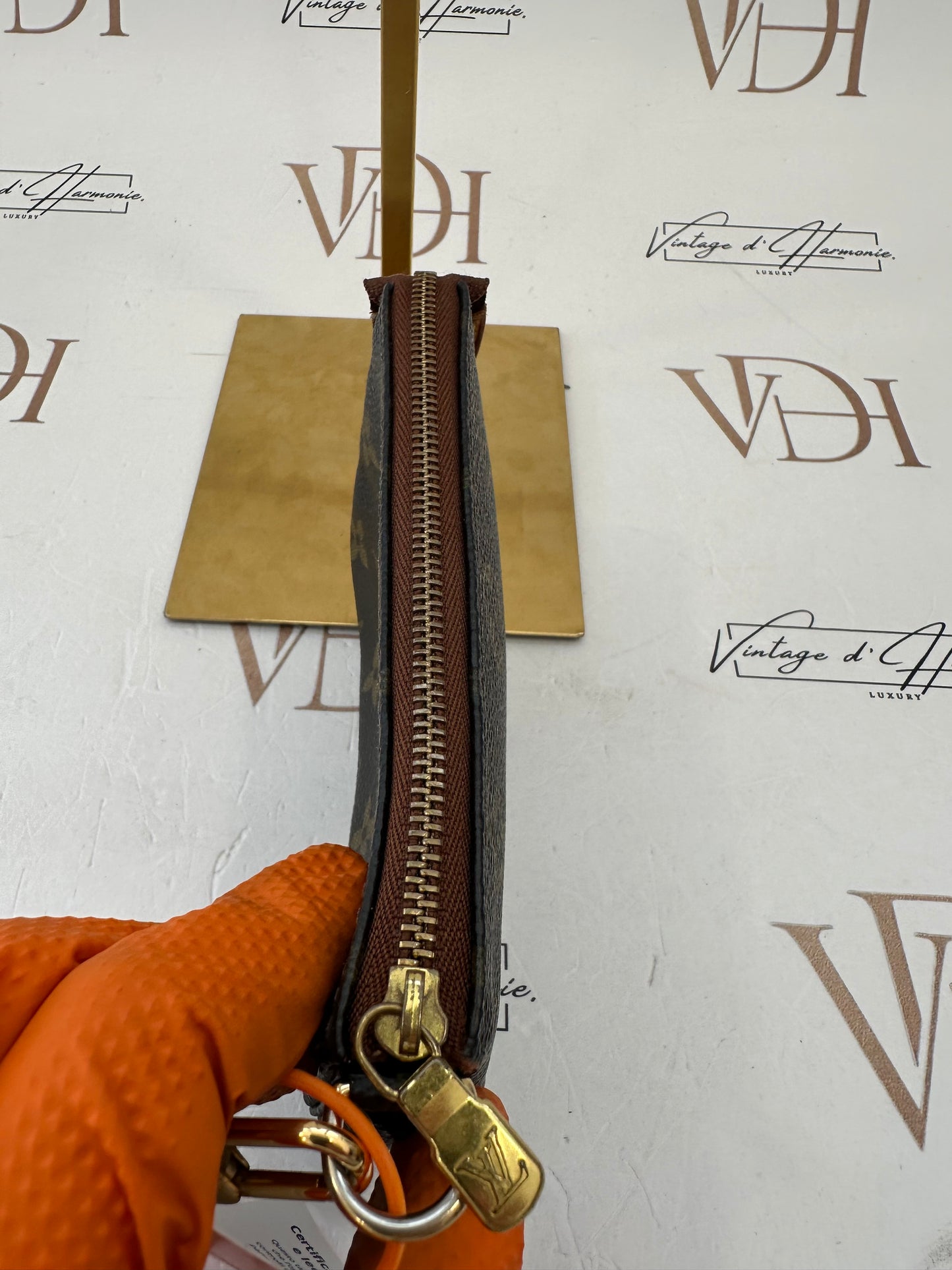 017818 - Louis Vuitton Pochette