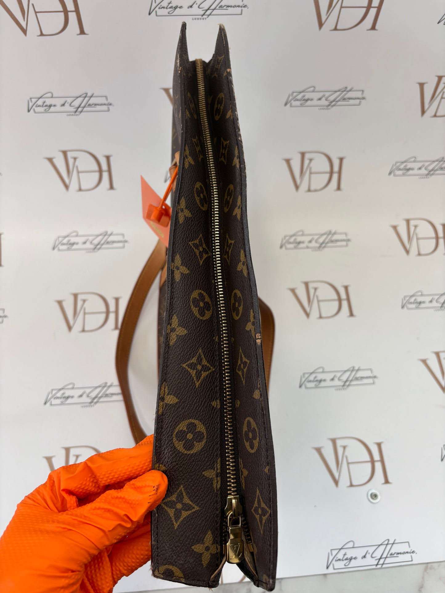 018719 - Louis Vuitton Babylone