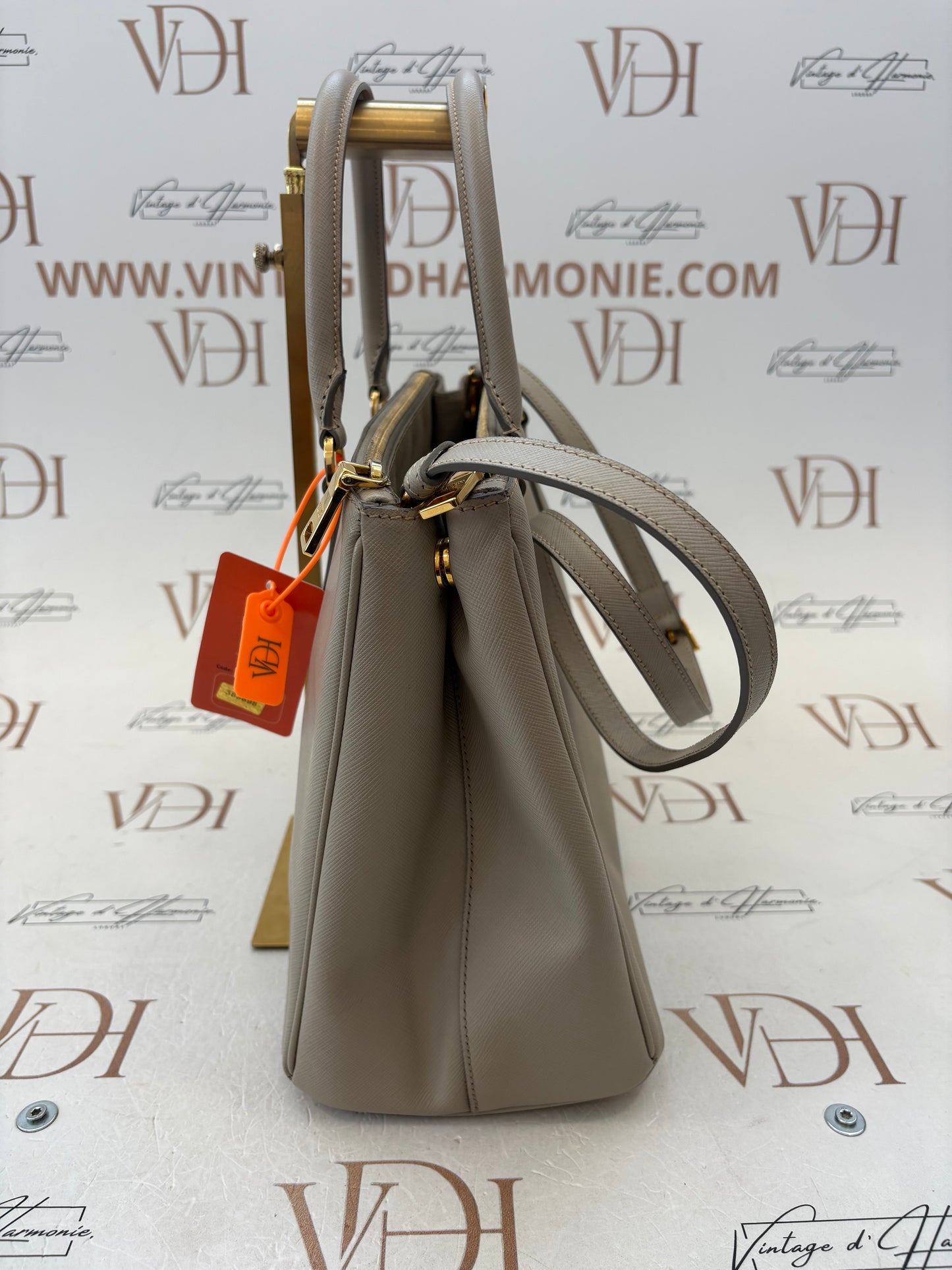 383898 - Prada Galleria Grey