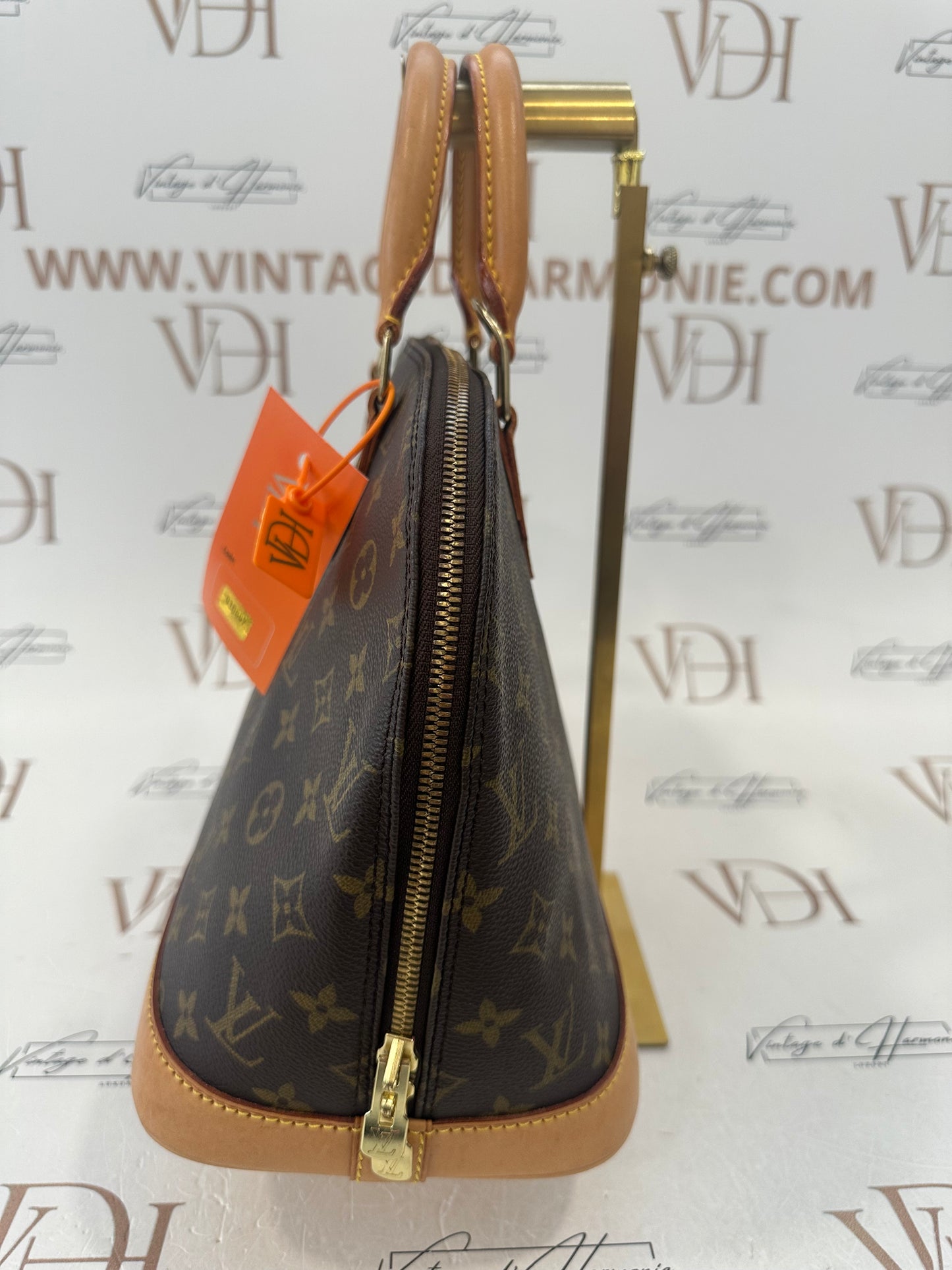016897 - Louis Vuitton Alma