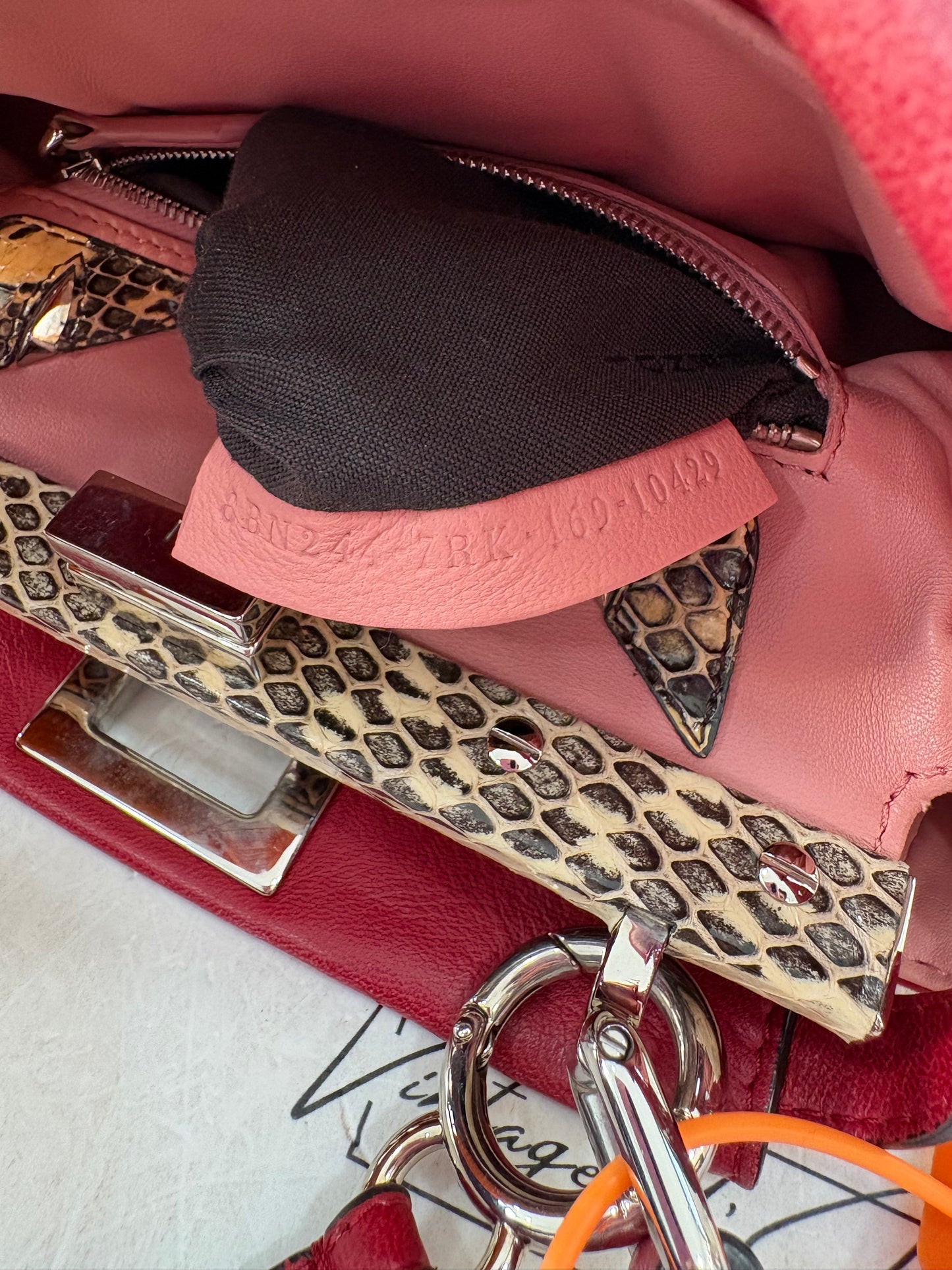 383481 - Fendi Peekabo