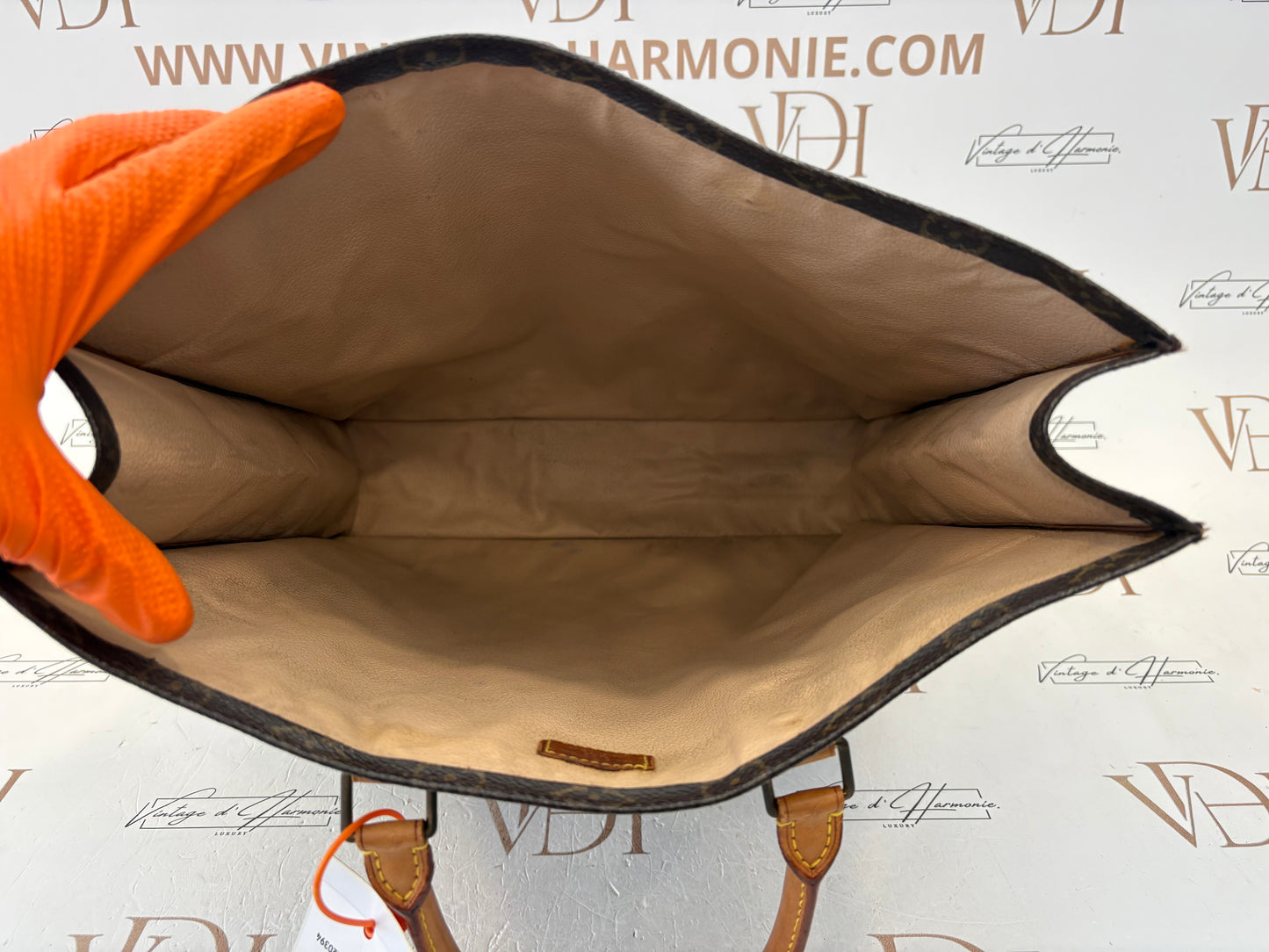018779 - Louis Vuitton Sac Plat