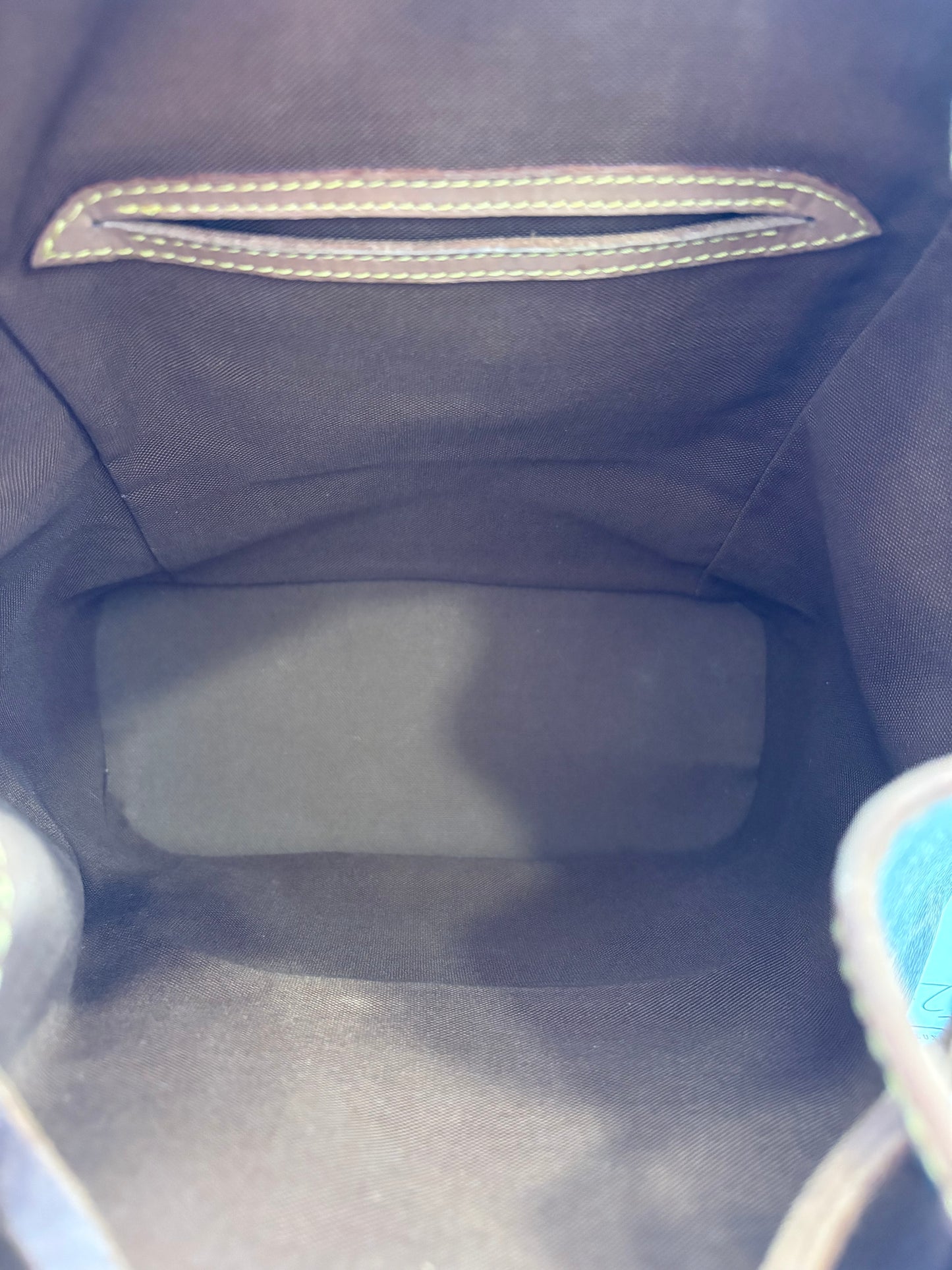018728 - Louis Vuitton Montsouris MM