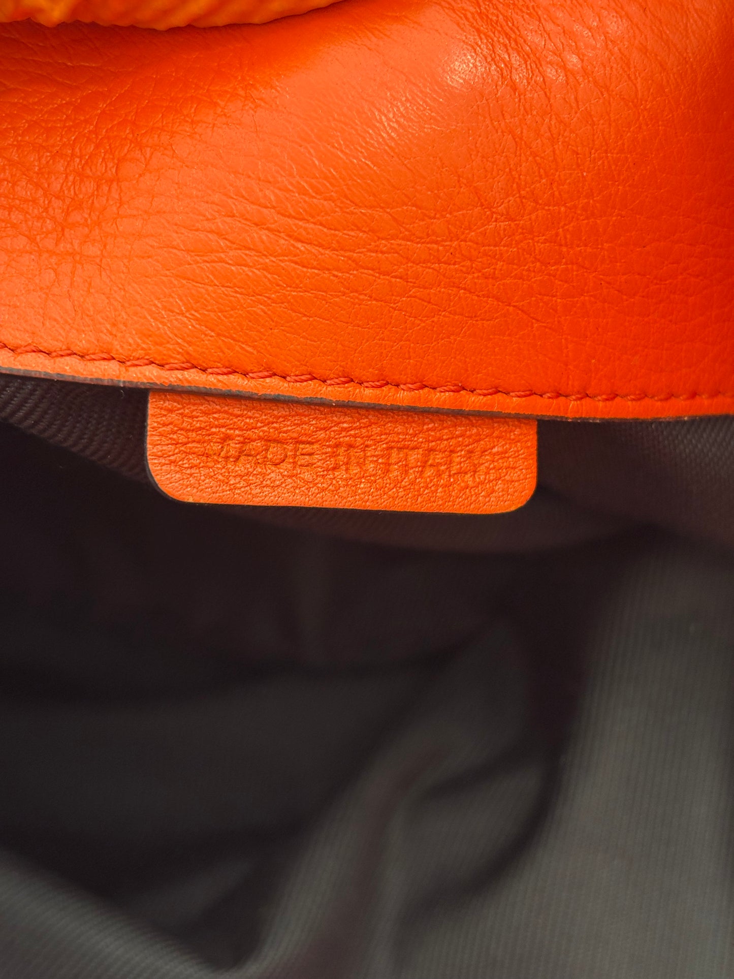 383902 - Burberry Bag