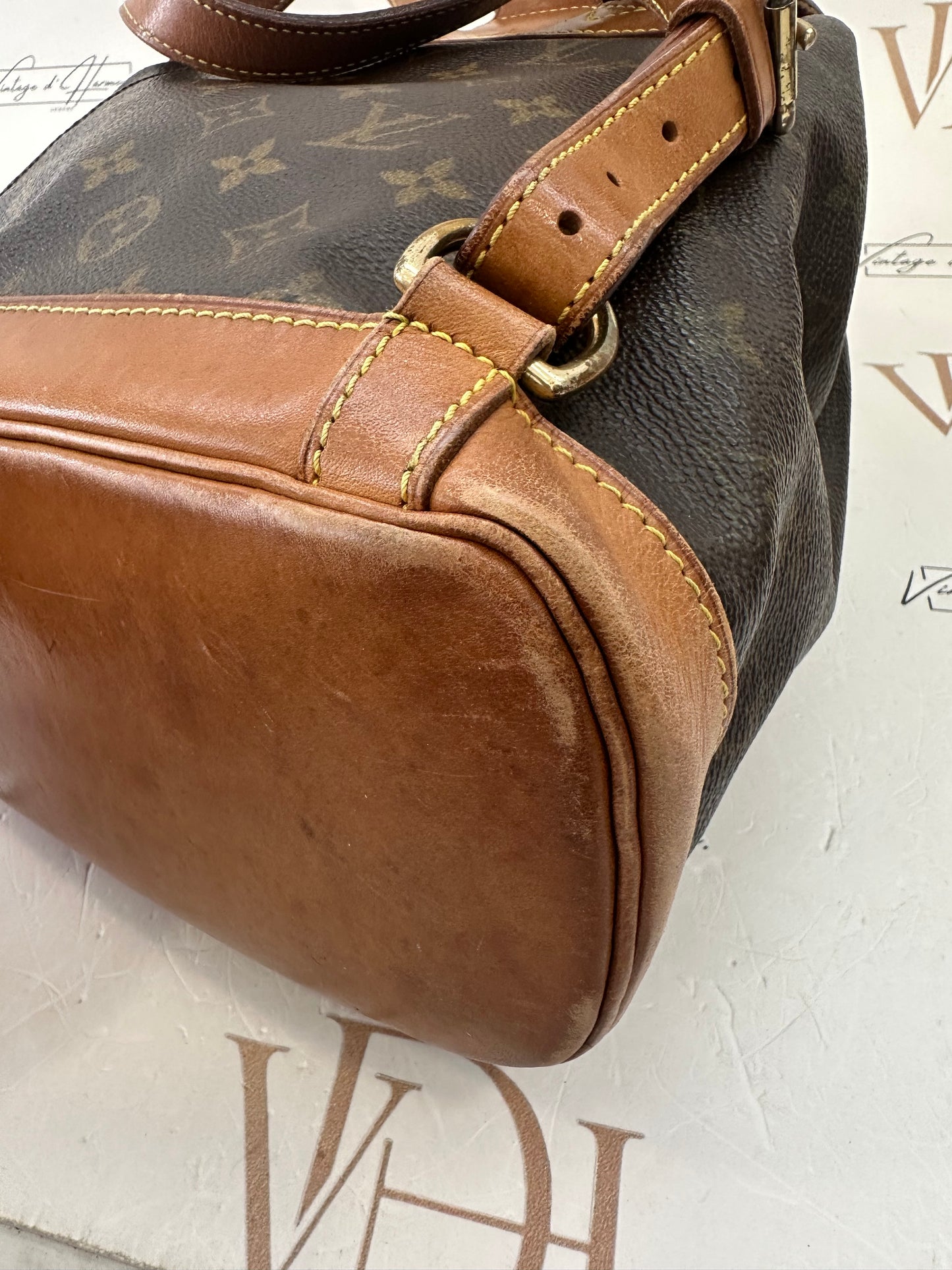 017858 - Louis Vuitton Montsouris MM
