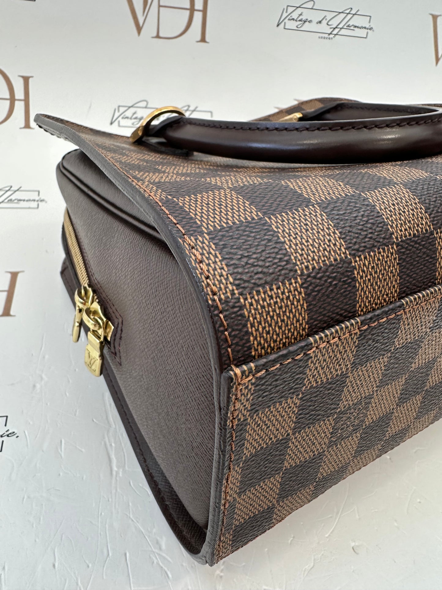017823 - Louis Vuitton Triana