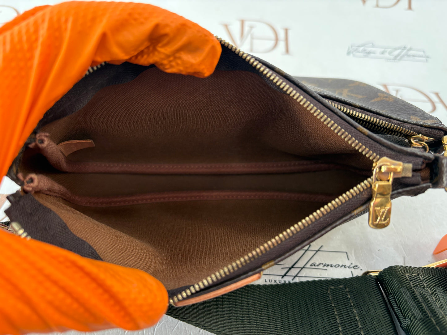 383614 - Louis Vuitton Multipochette