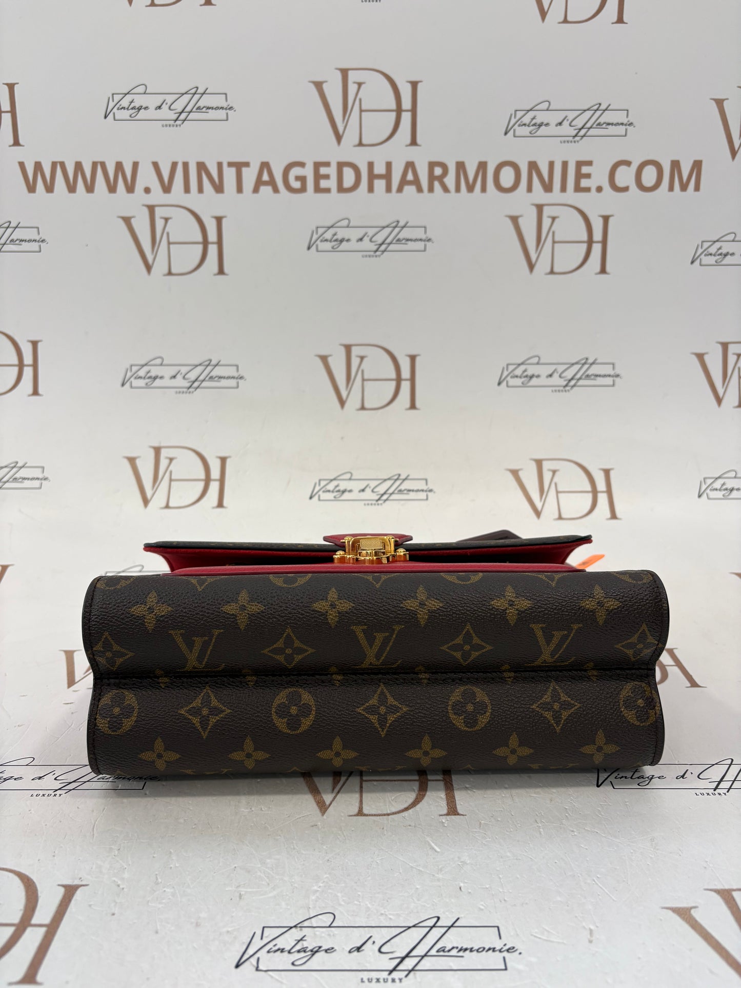383845 - Louis Vuitton Victoire