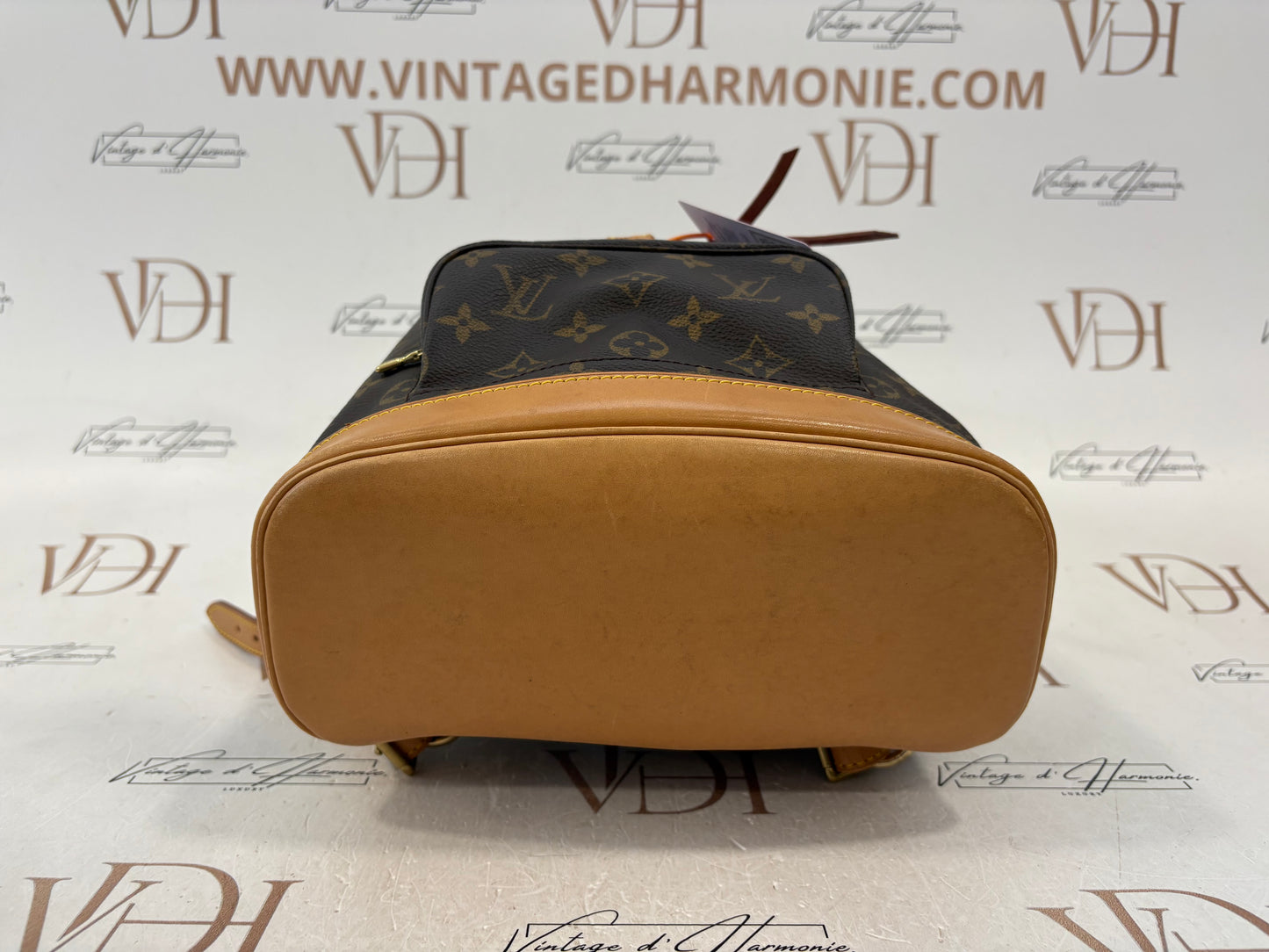 018531 - Louis Vuitton Montsouris MM