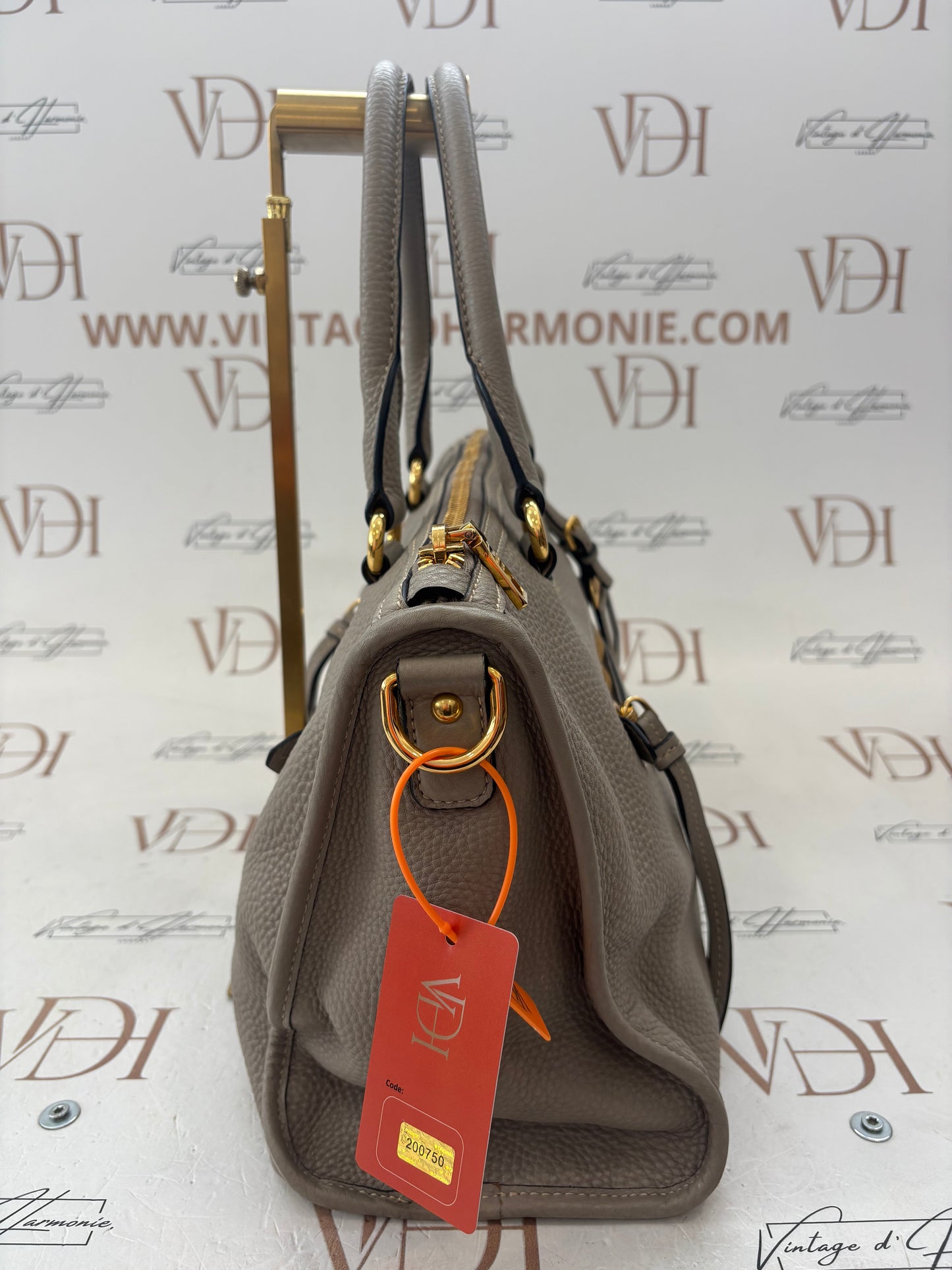 200750 - Prada