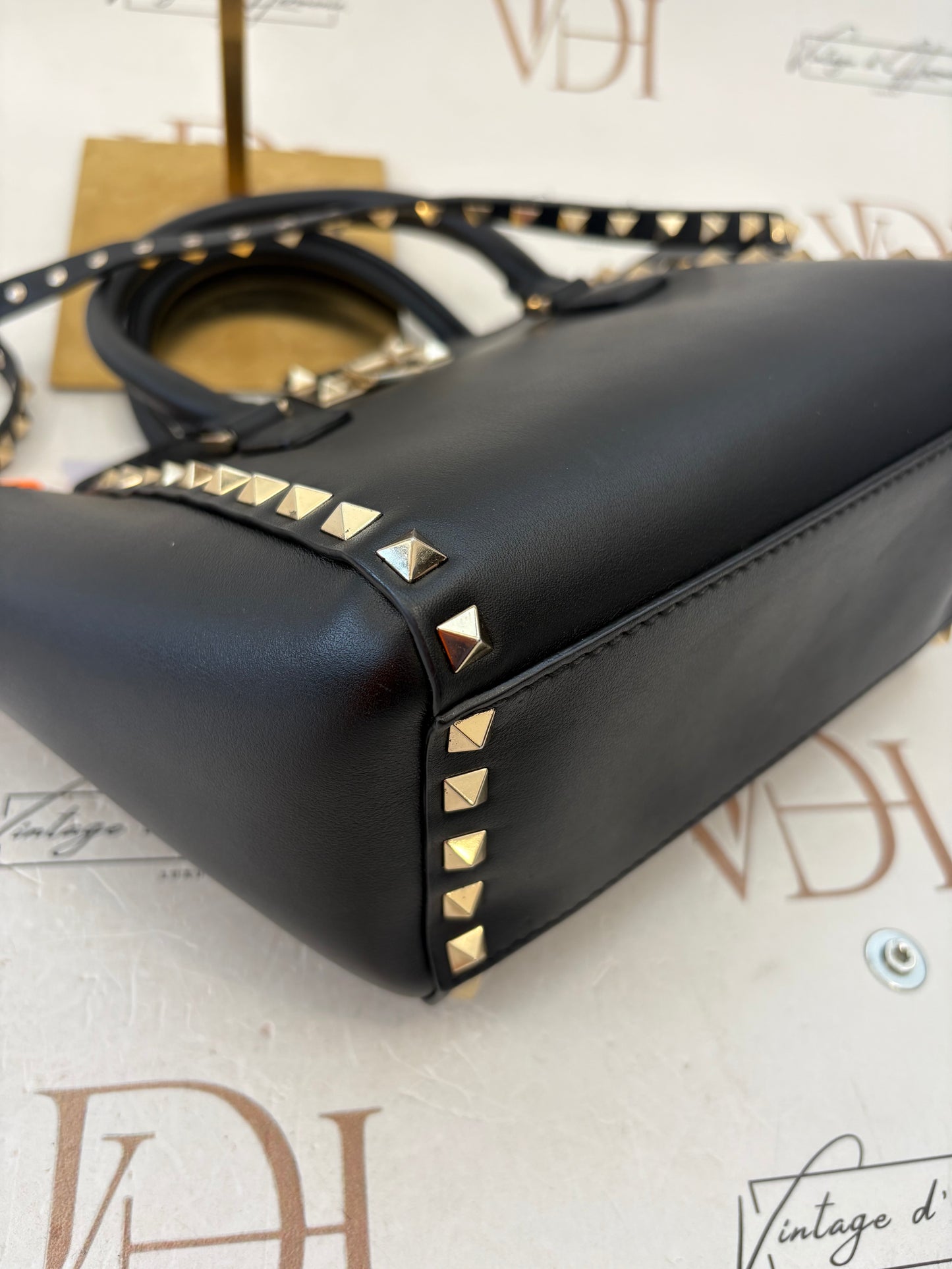 383885 - Valentino Rockstud