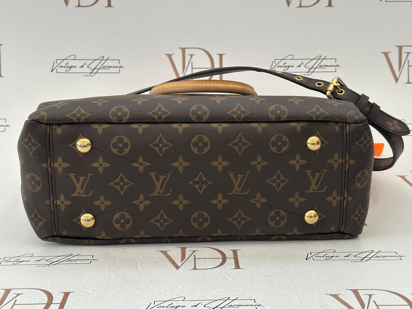 382822 - Louis Vuitton Pallas