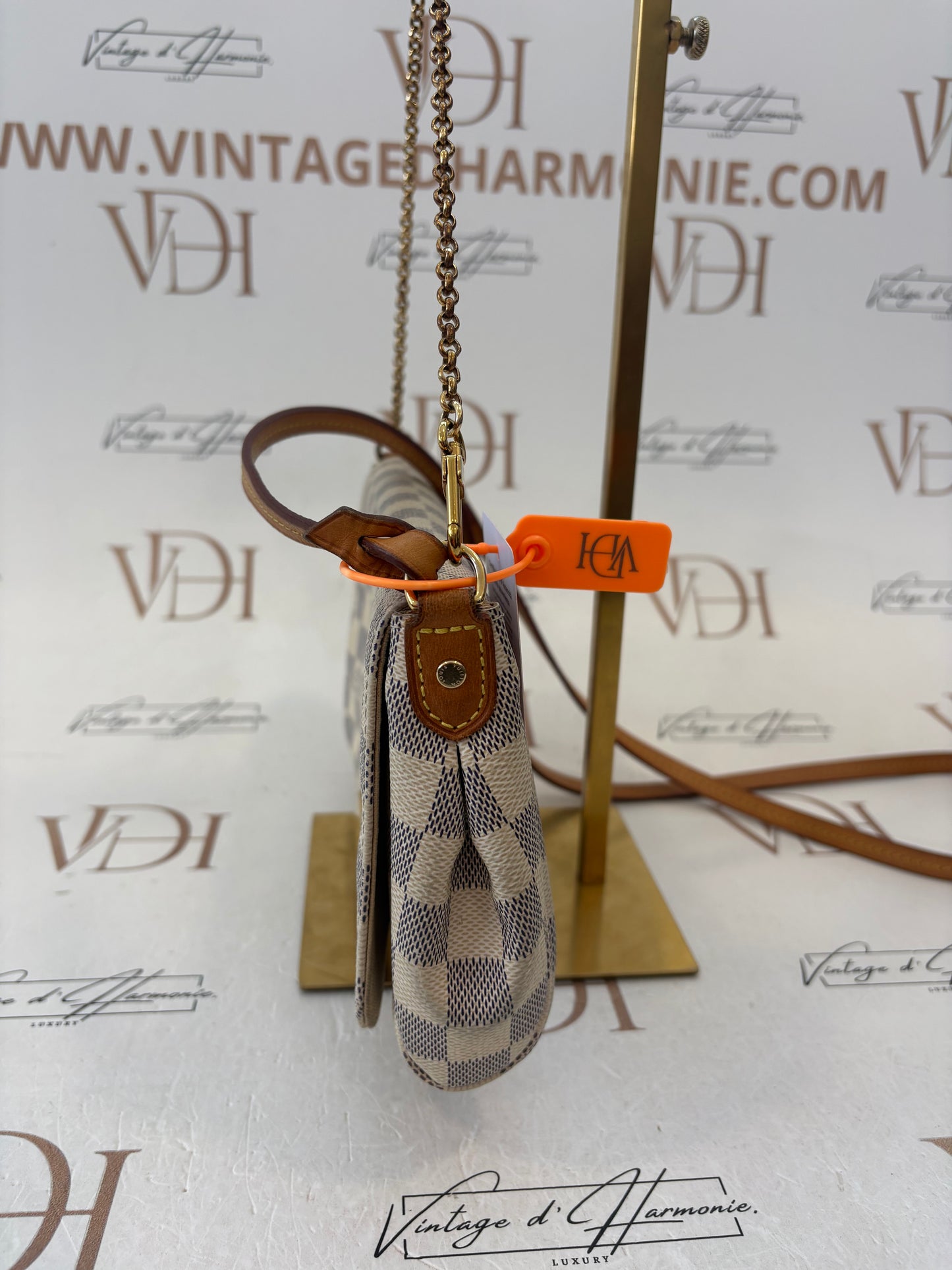 382891 - Louis Vuitton Favorite