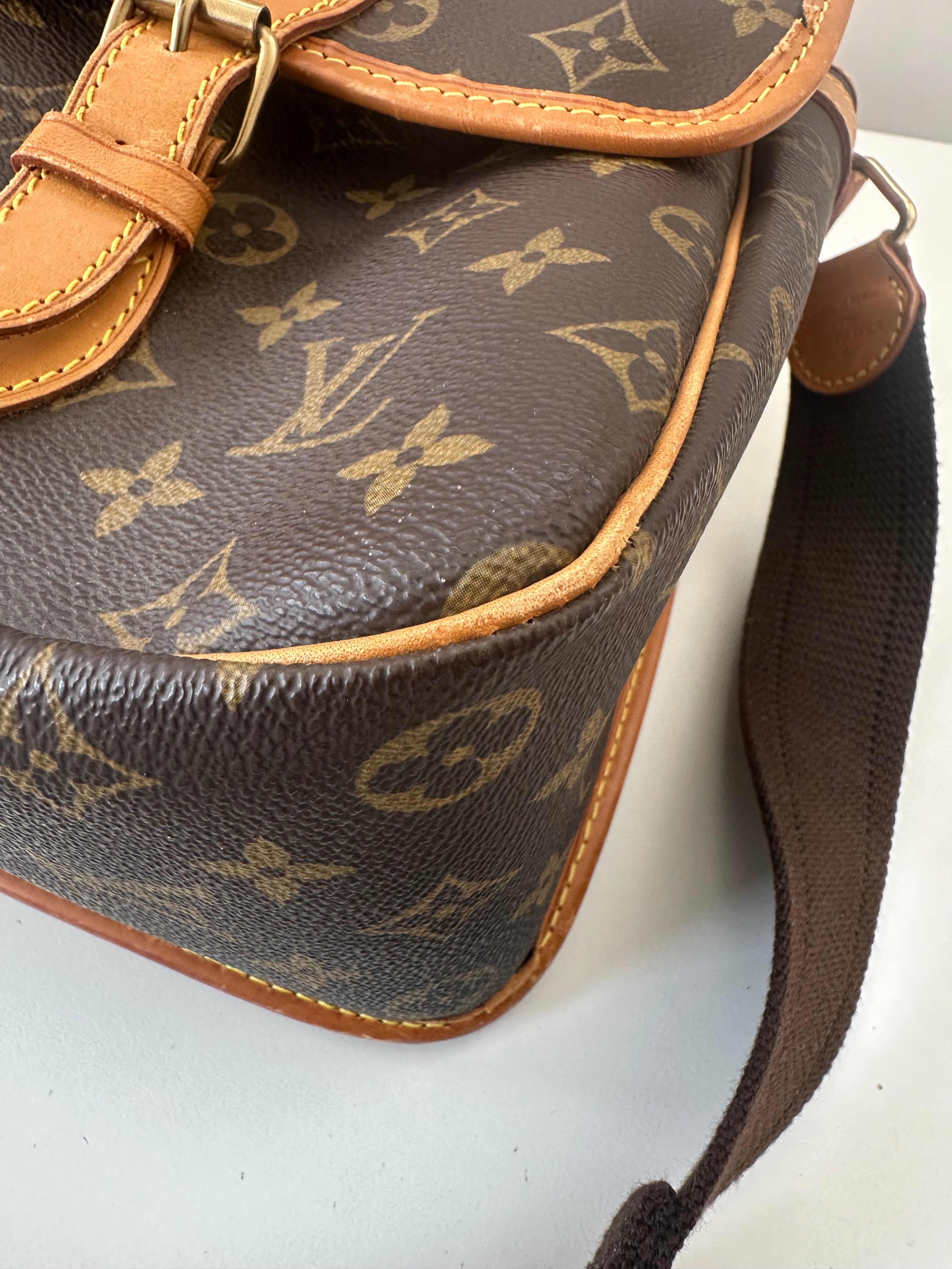 Louis Vuitton Messenger GM