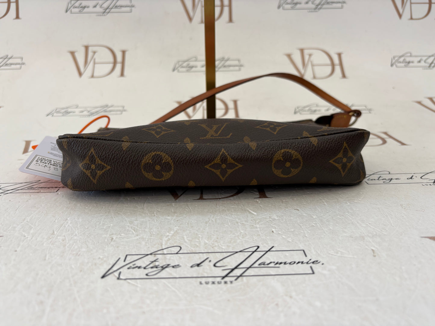 018381 - Louis Vuitton Pochette Accessoires