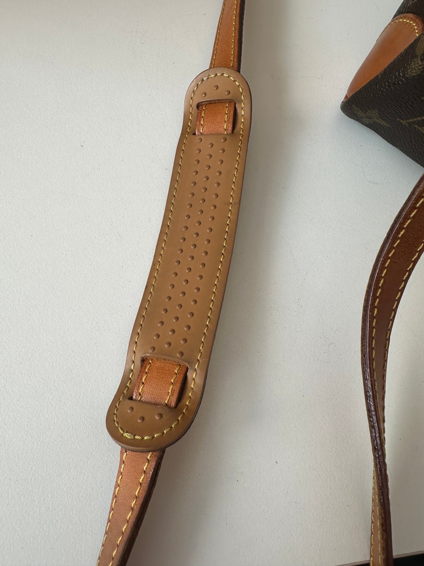 Louis Vuitton Trocadero 27