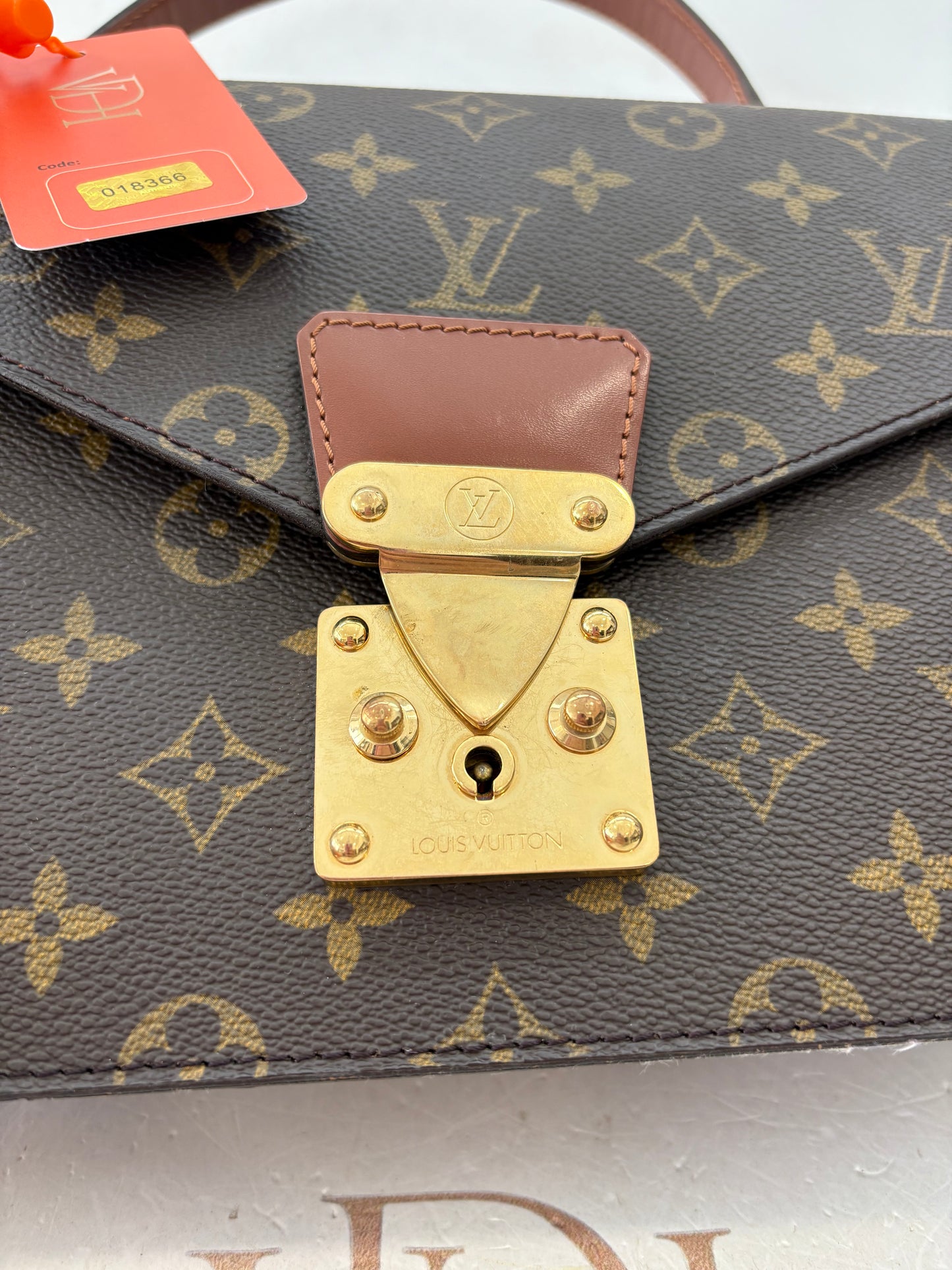 018366 - Louis Vuitton Concorde