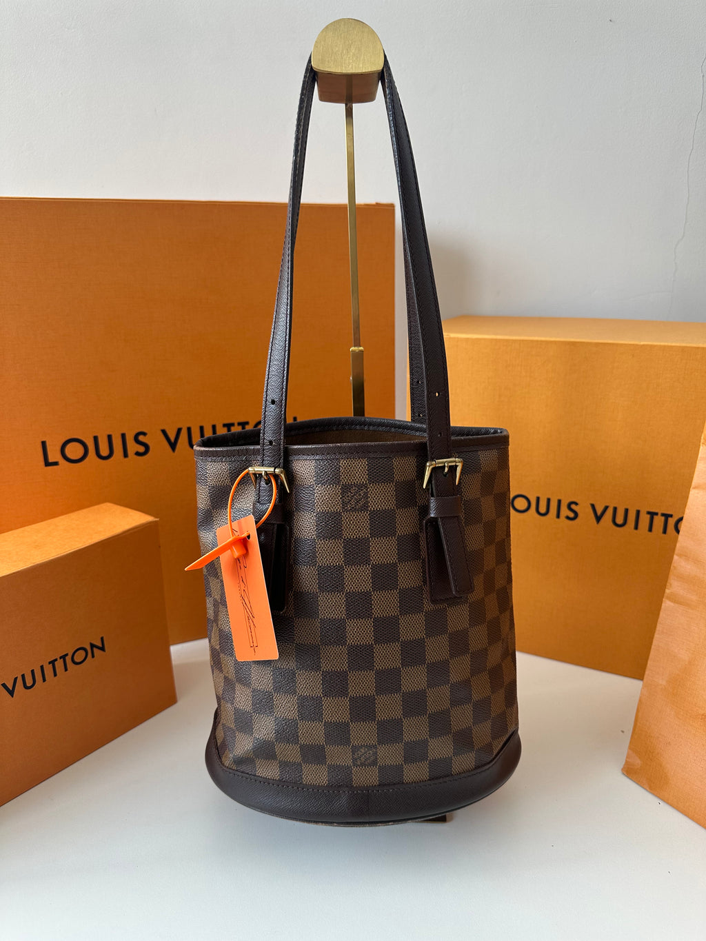 Louis Vuitton Marais