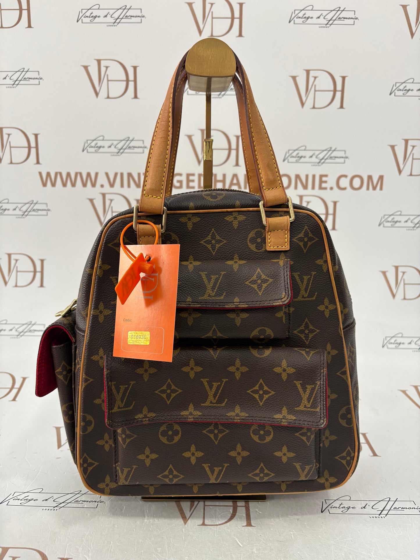 016930 - Louis Vuitton Excentricite