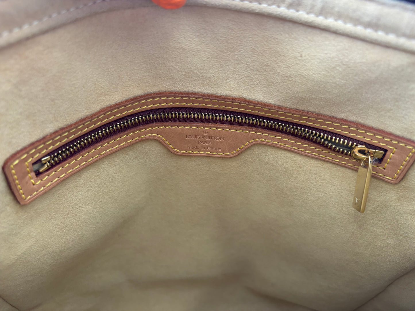 017150 - Louis Vuitton Looping GM