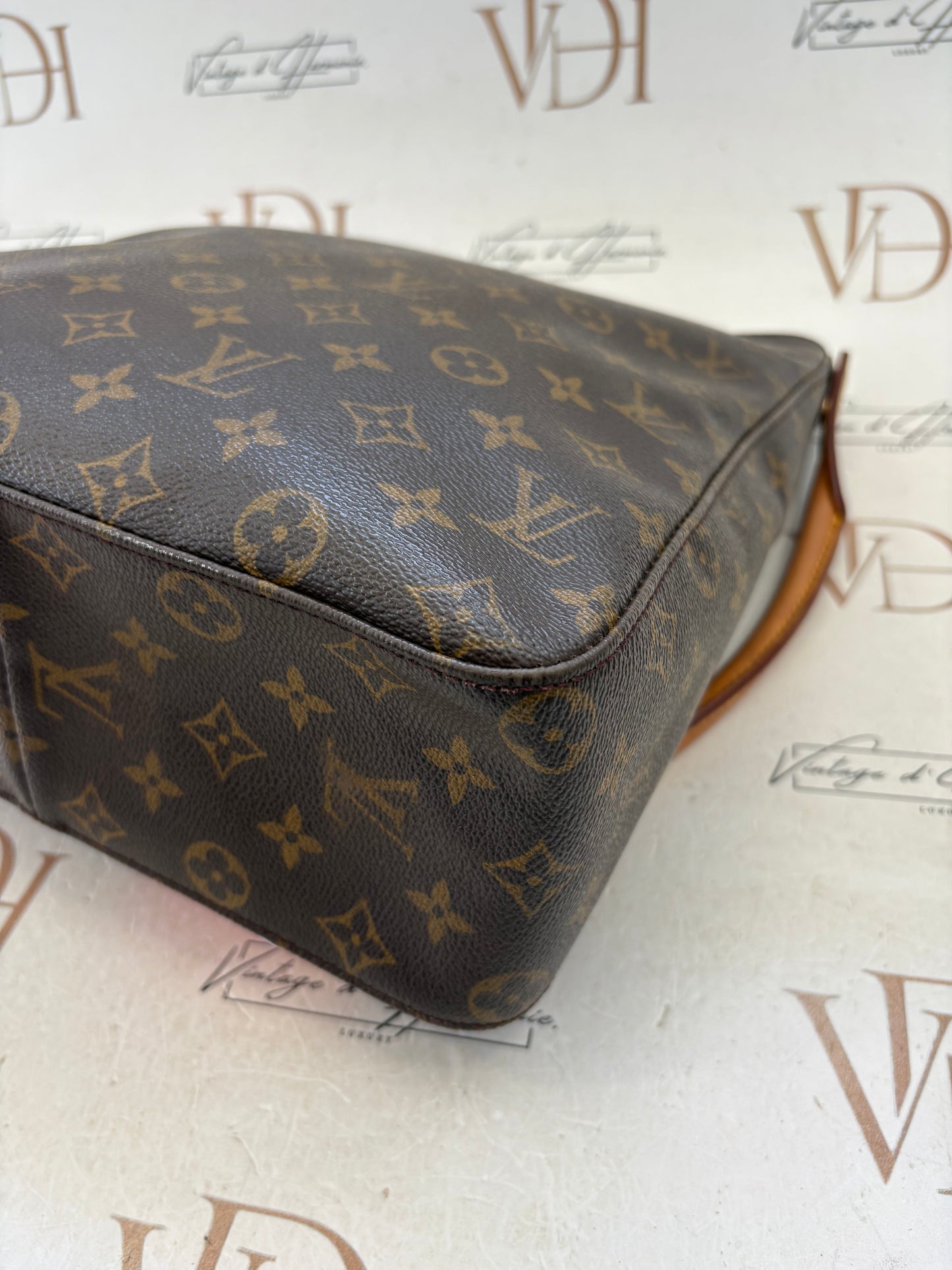 017150 - Louis Vuitton Looping GM