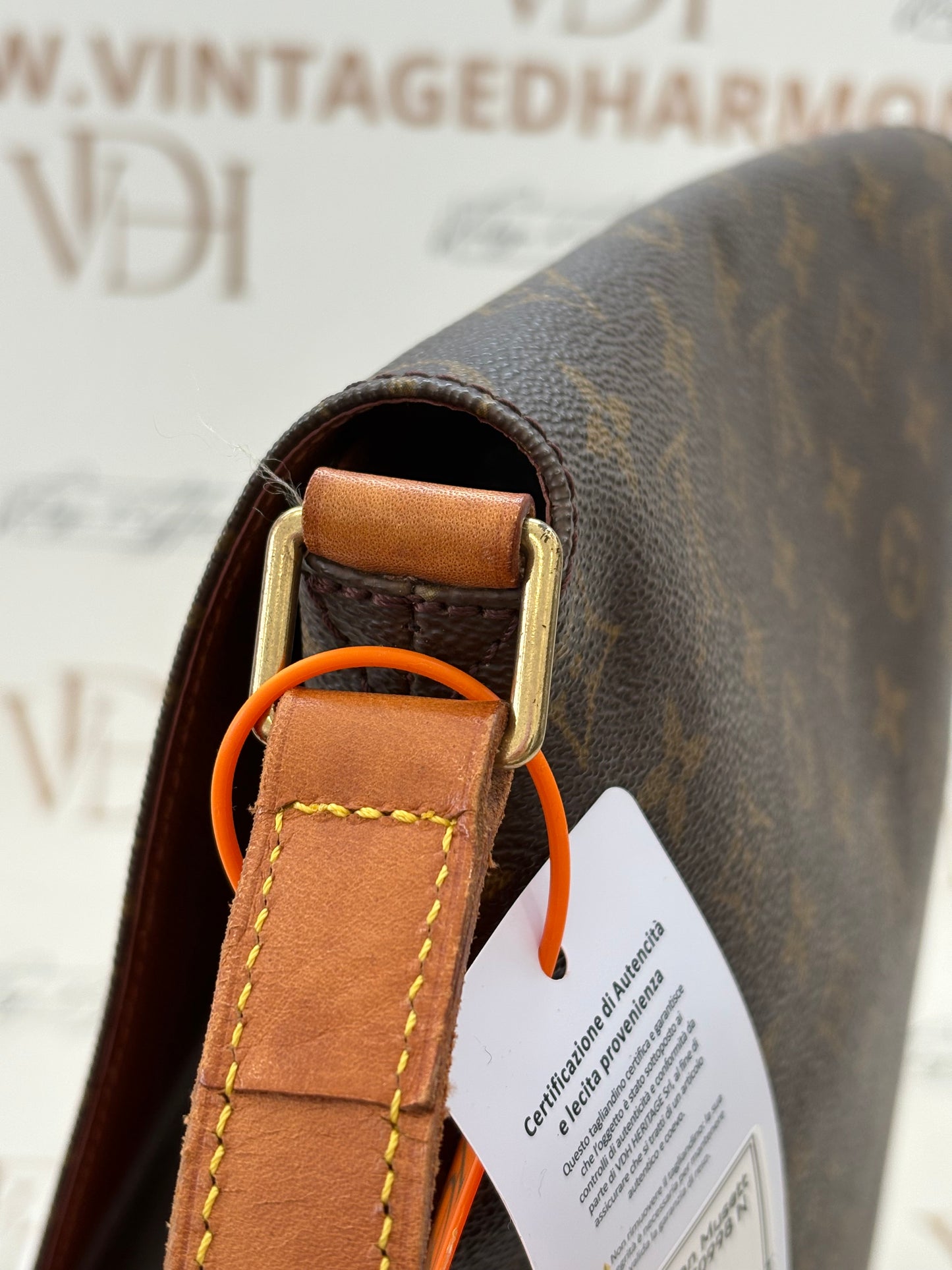018327 - Louis Vuitton Musette
