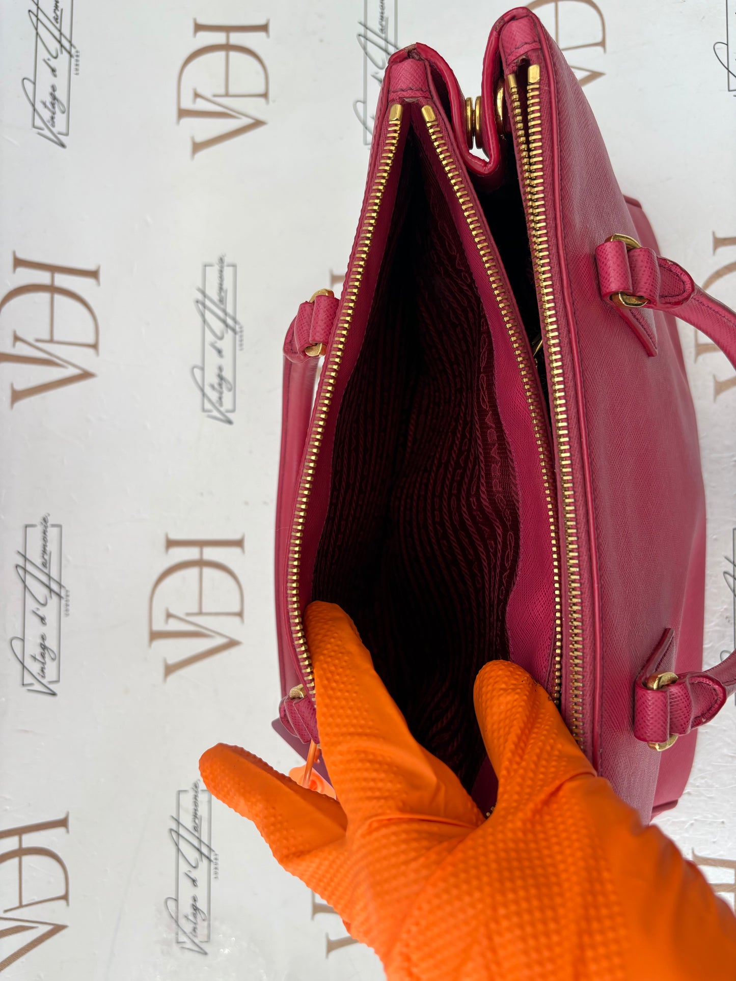 200888 - Prada Galleria