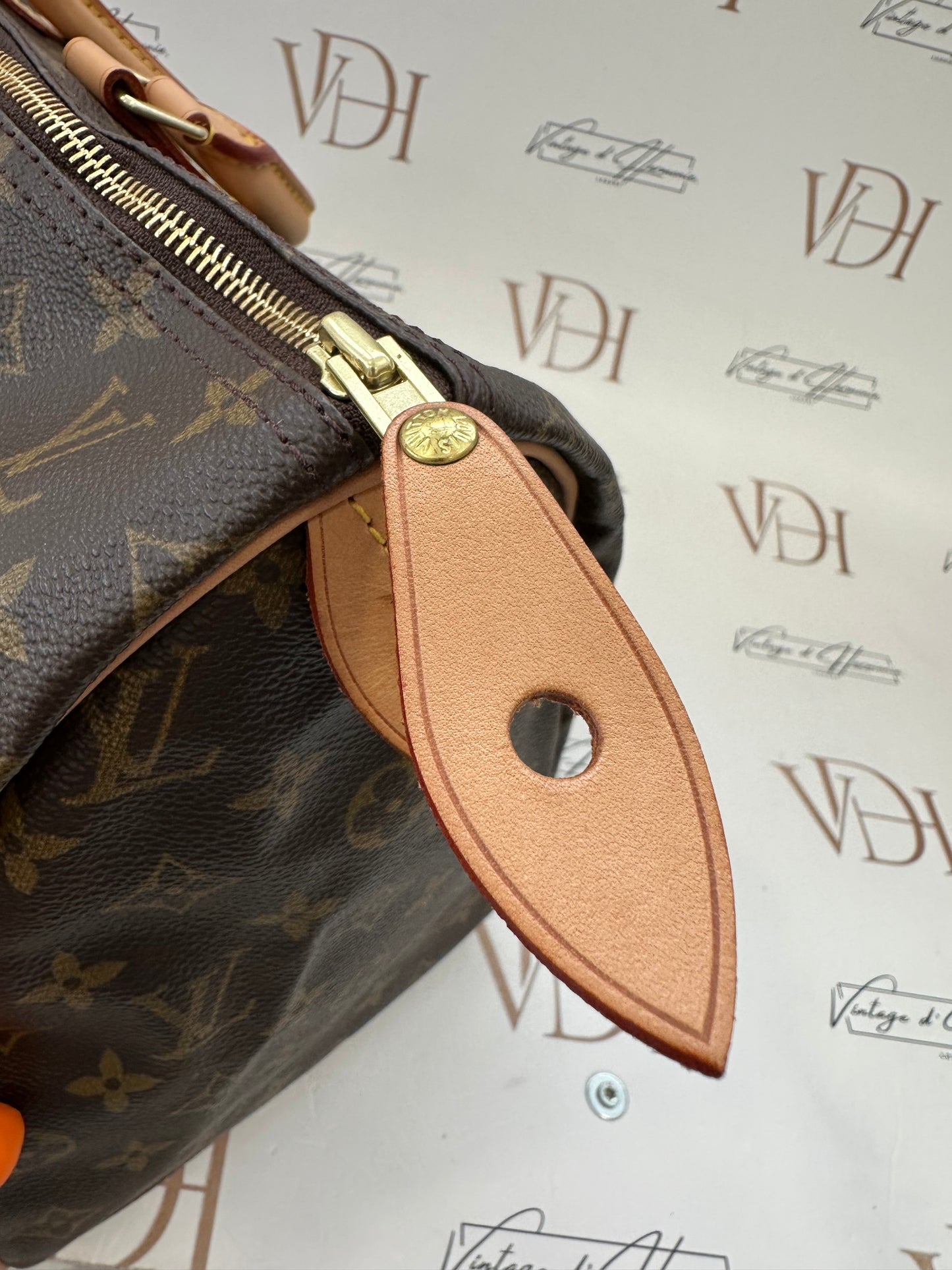 017909 - Louis Vuitton Speedy 40