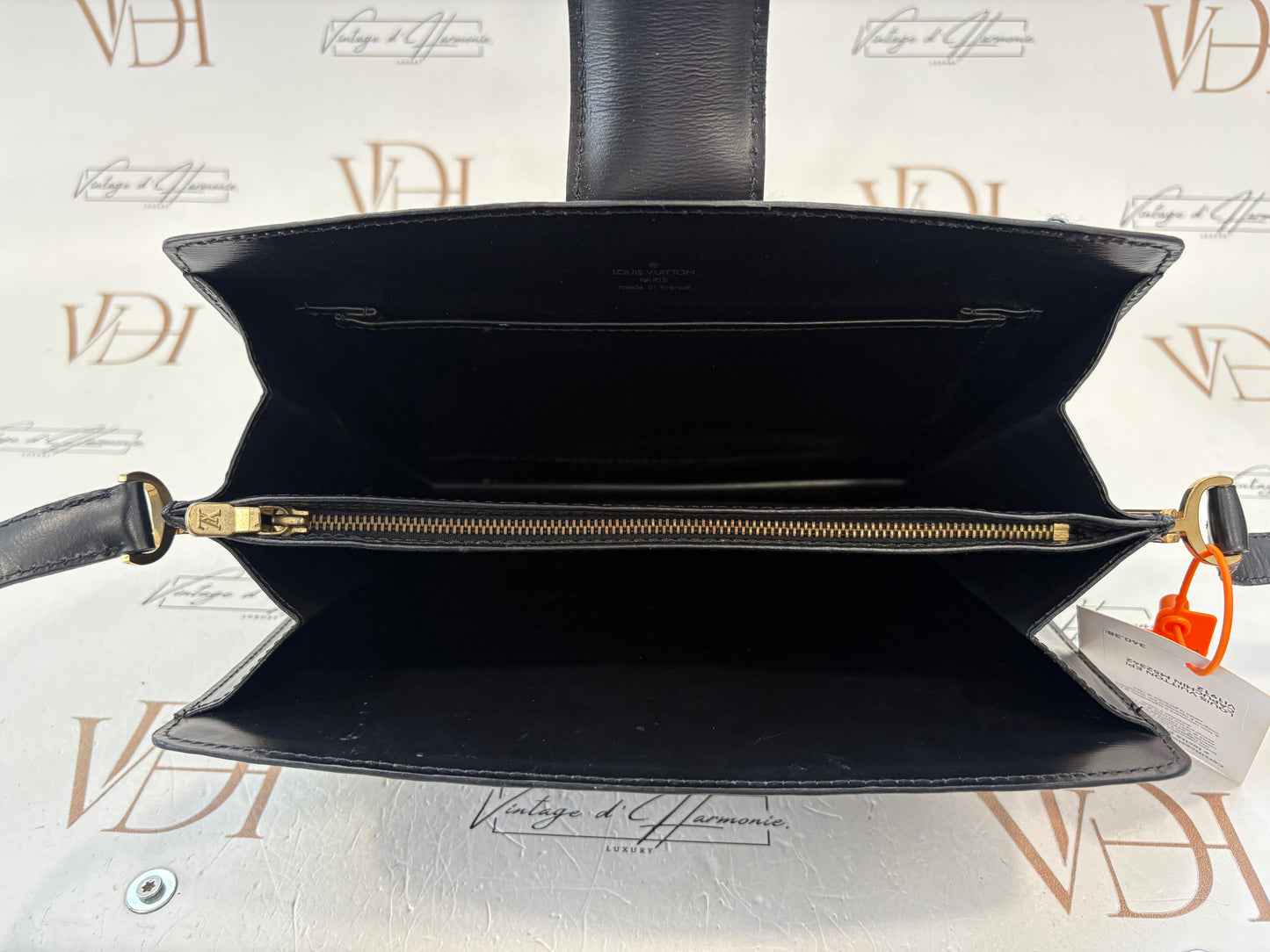 018067 - Louis Vuitton Epi Capuchin