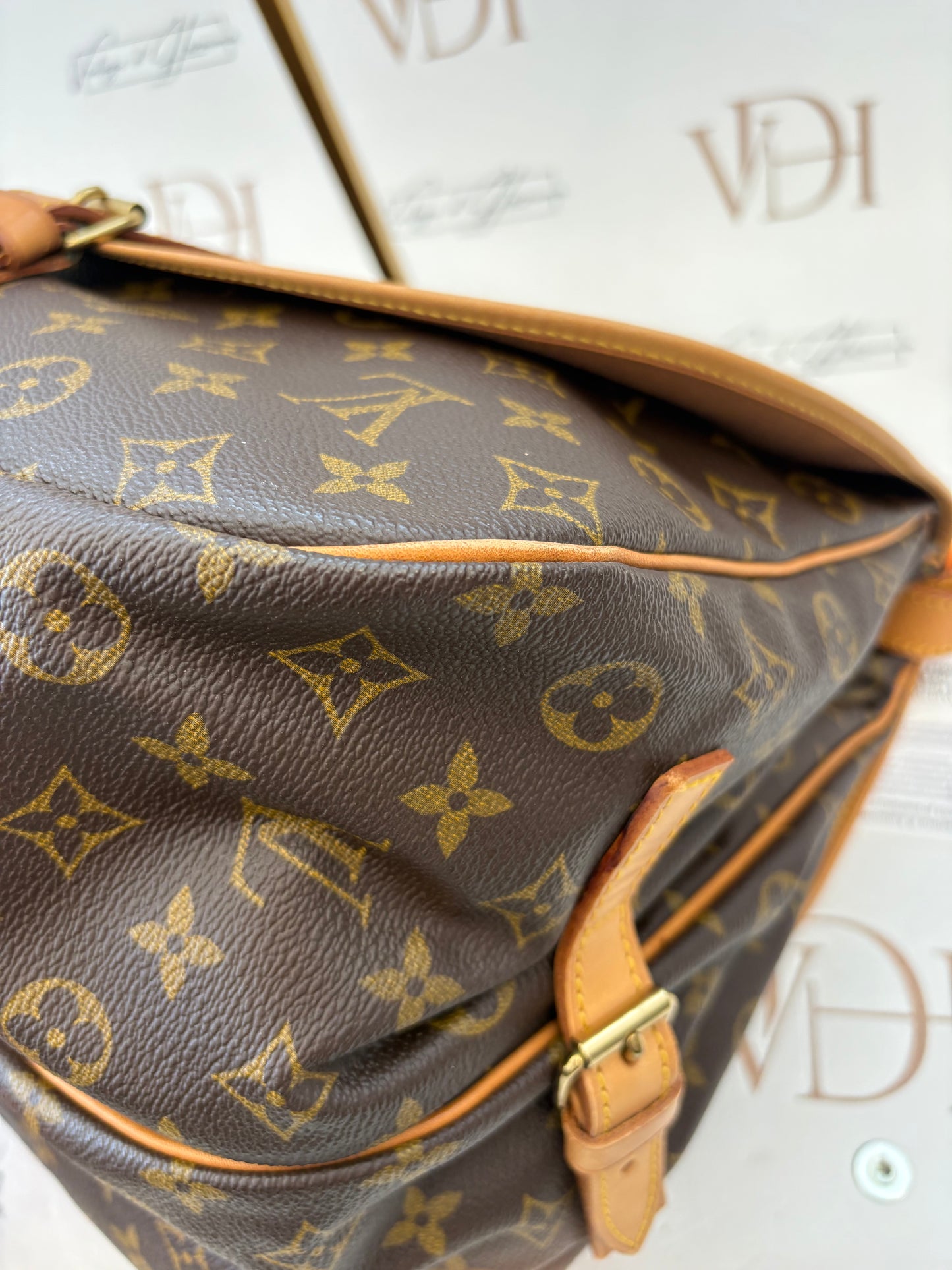 016919 - Louis Vuitton Saumur 35
