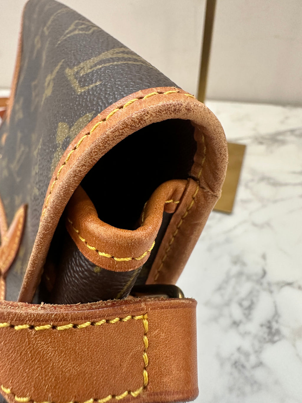 Louis Vuitton Gibeciere MM